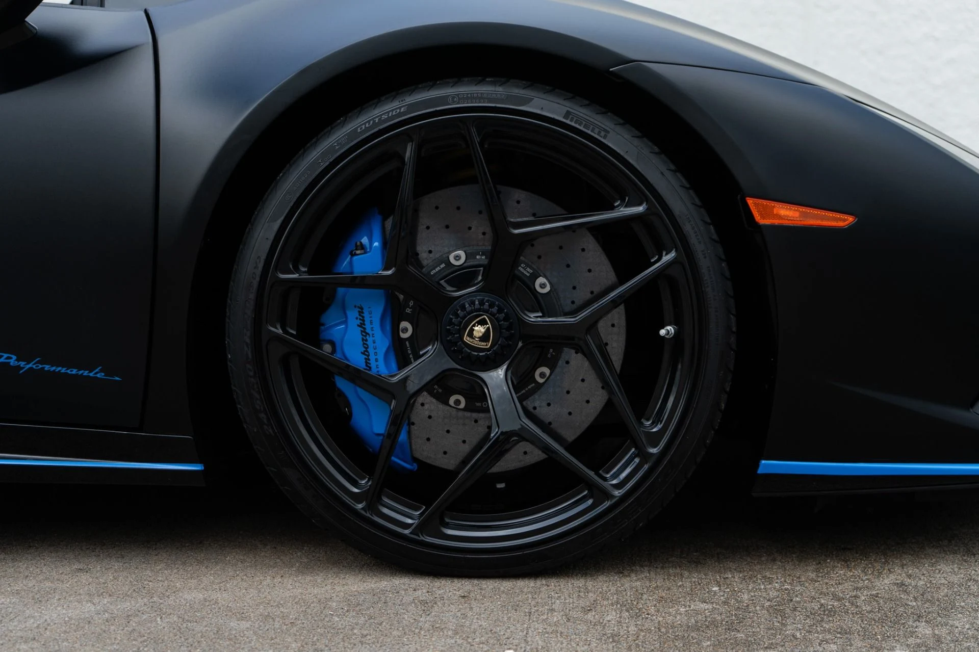 mph030_3219580938_Used_2018_Lamborghini_Huracan_LP_640_4_Performante_1776702980_b55619c347