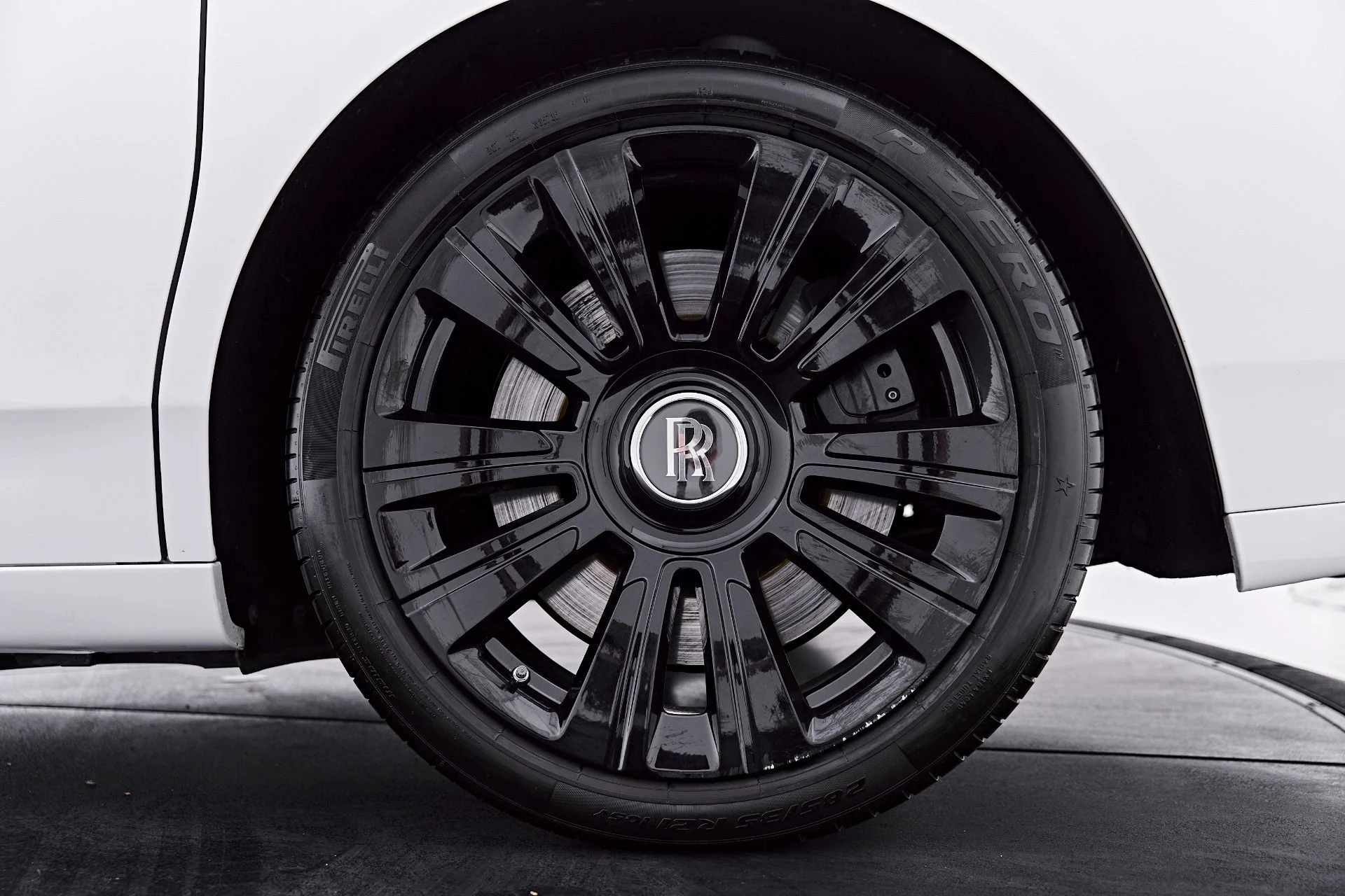 mph030_3229620663_Used_2018_Rolls_Royce_Ghost_Base_1787073552_aa58020e4f