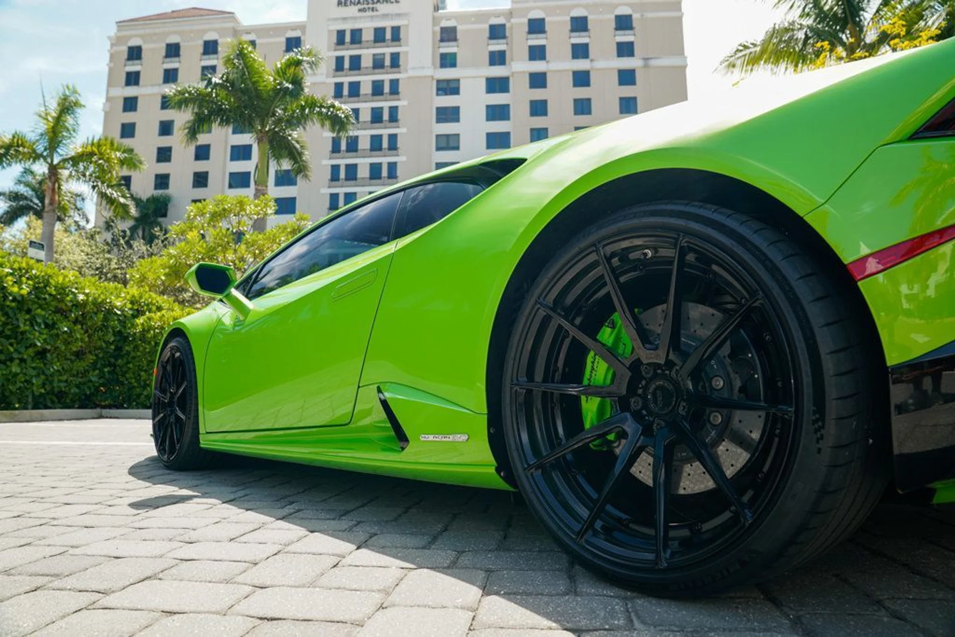 mph030_3230788289_used_2020_lamborghini_huracan_evo_coupeawd_14354_22890839_31_1024_c87c7c0233