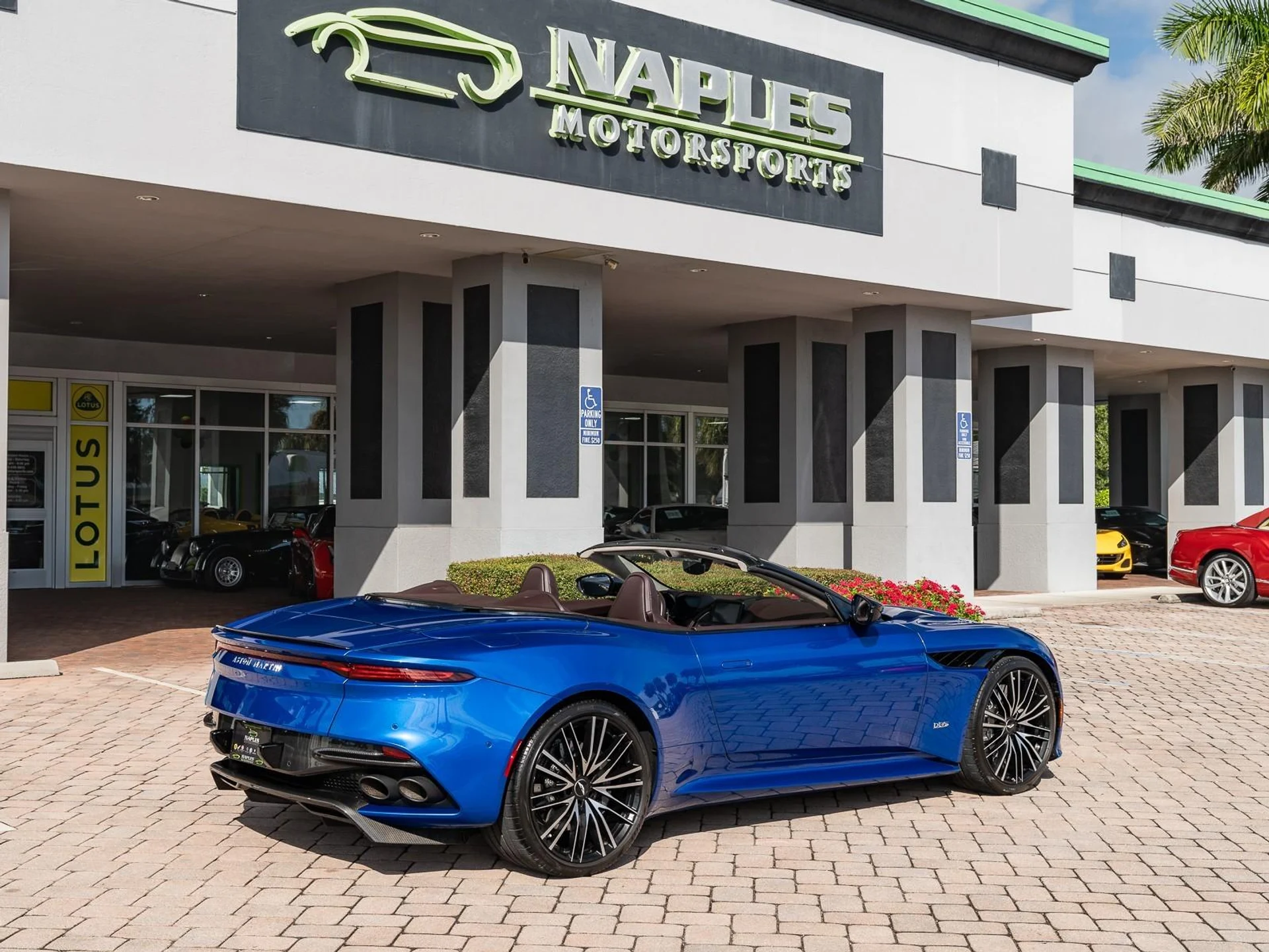 mph030_3231111101_Used_2020_Aston_Martin_DBS_Superleggera_1761685629_2b09ffae82