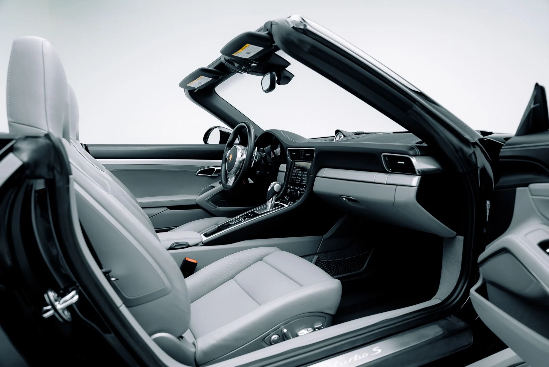 mph030_323229366_Used_2014_Porsche_911_Turbo_S_1764615192_cbe8eeecf7