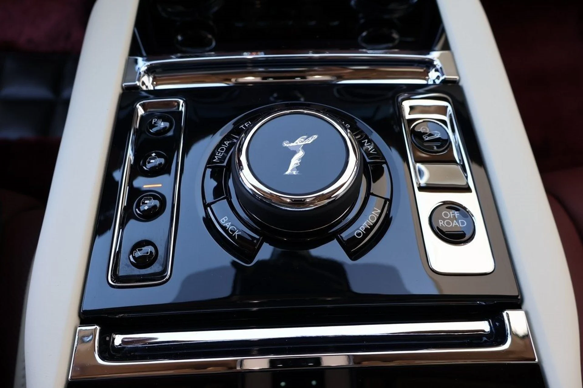 mph030_324240469_31_66999b7808