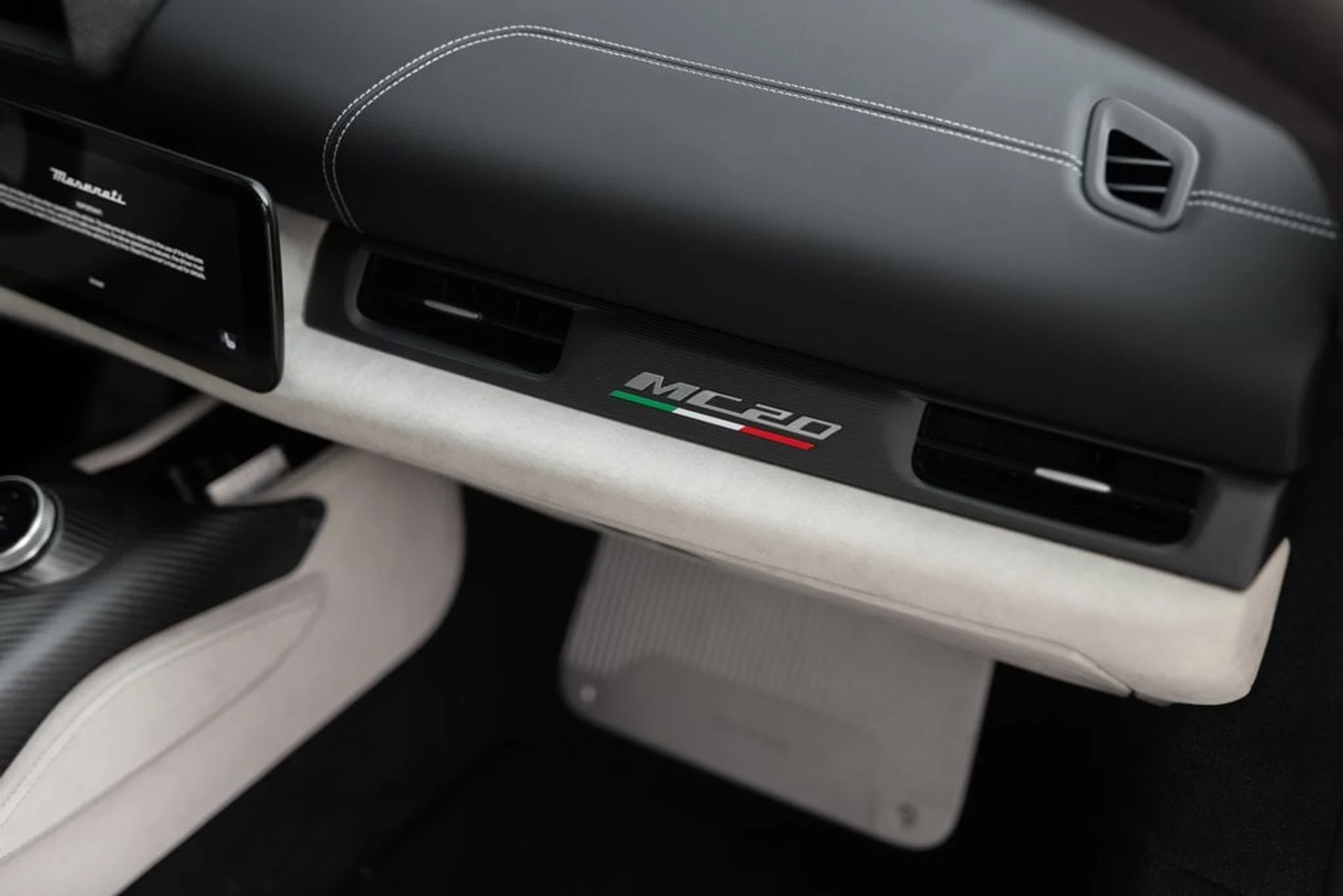 mph030_3245012675_ff7c16c88c1faae0a9b7170f6826ec86x_03c58c5624