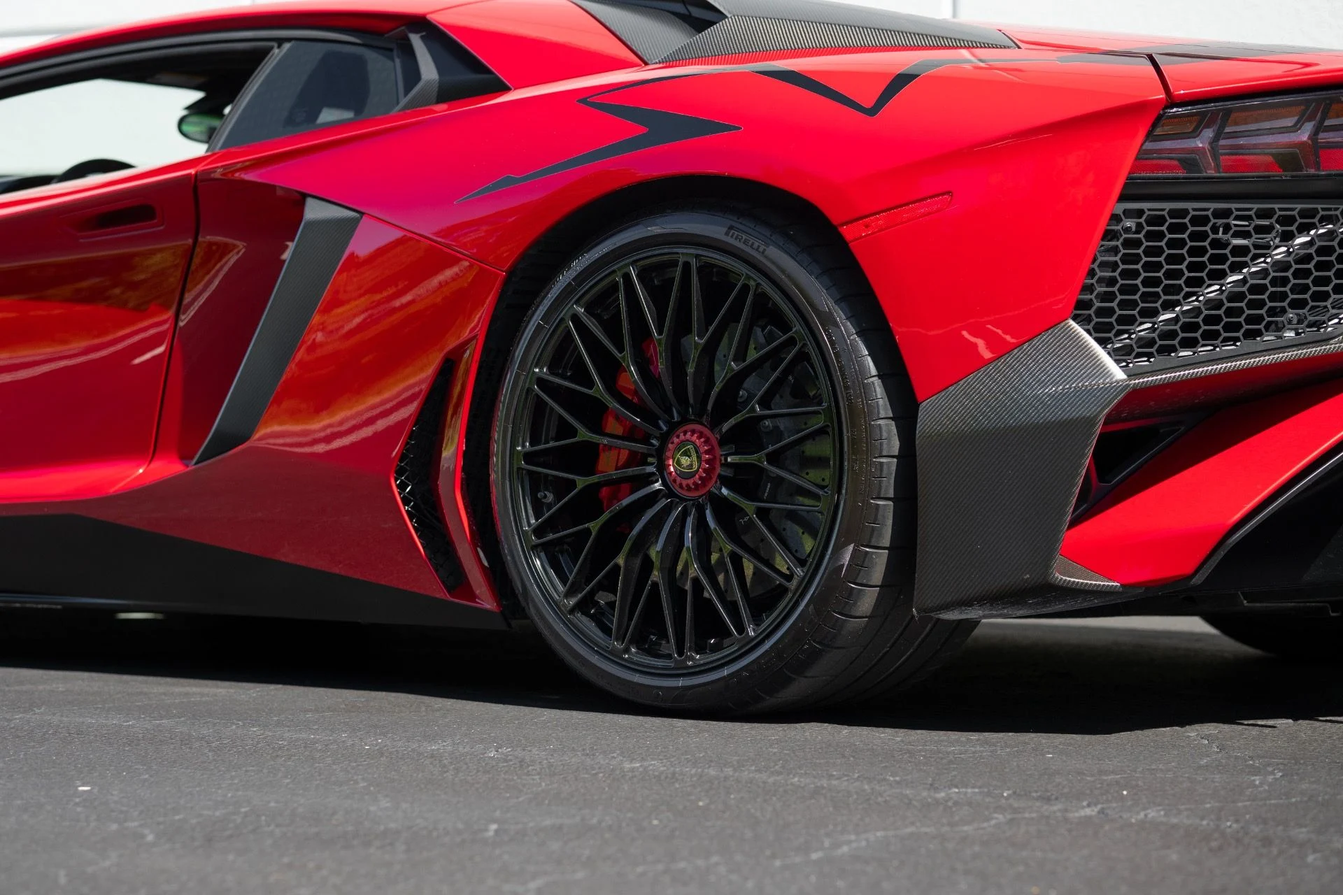 mph030_3247290329_Used_2016_Lamborghini_Aventador_LP_750_4_SV_1760392295_9a74e48a8c