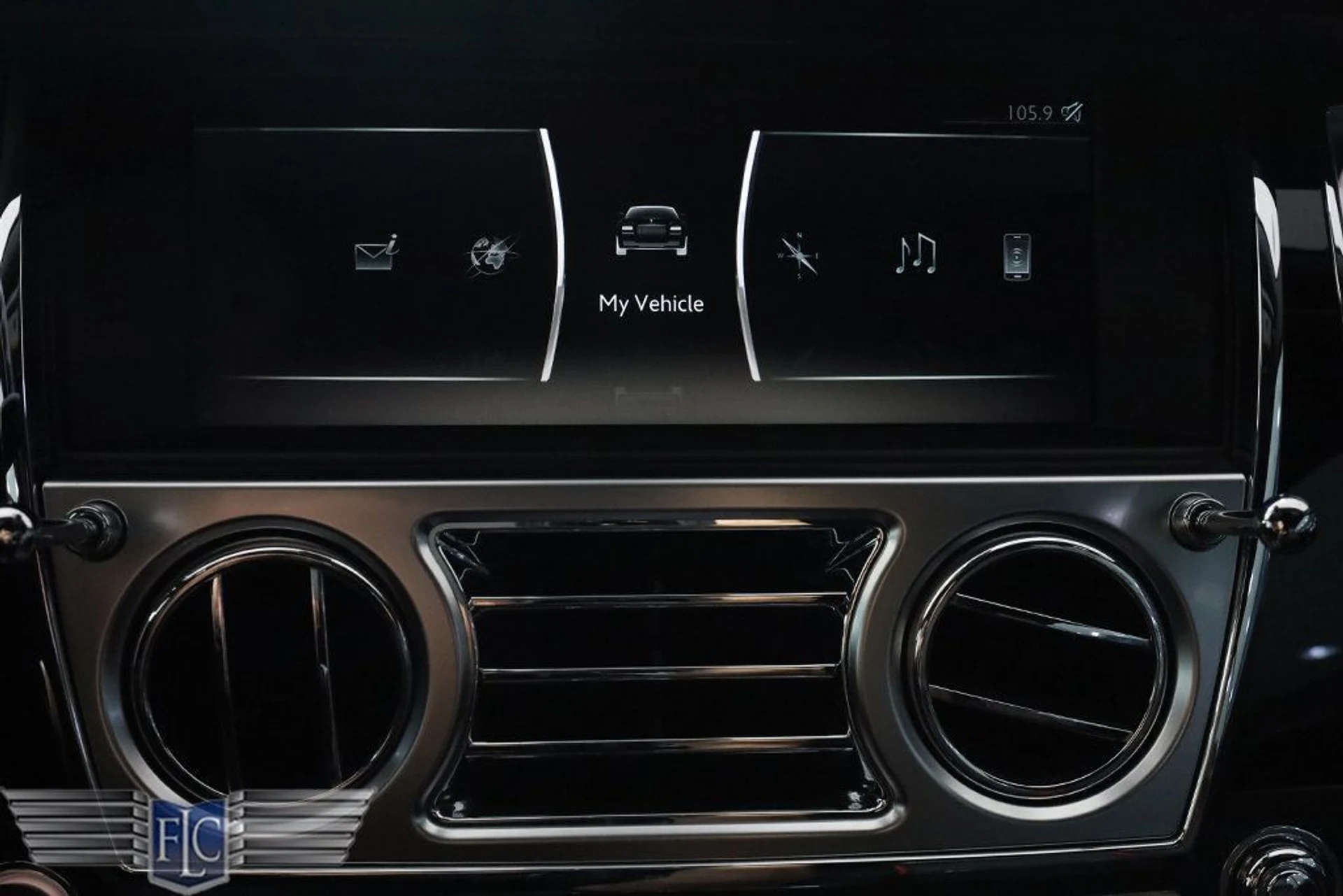 mph030_3249751440_used_2021_rolls_royce_dawn_convertible_6305_23016597_31_1024_73841a17c2