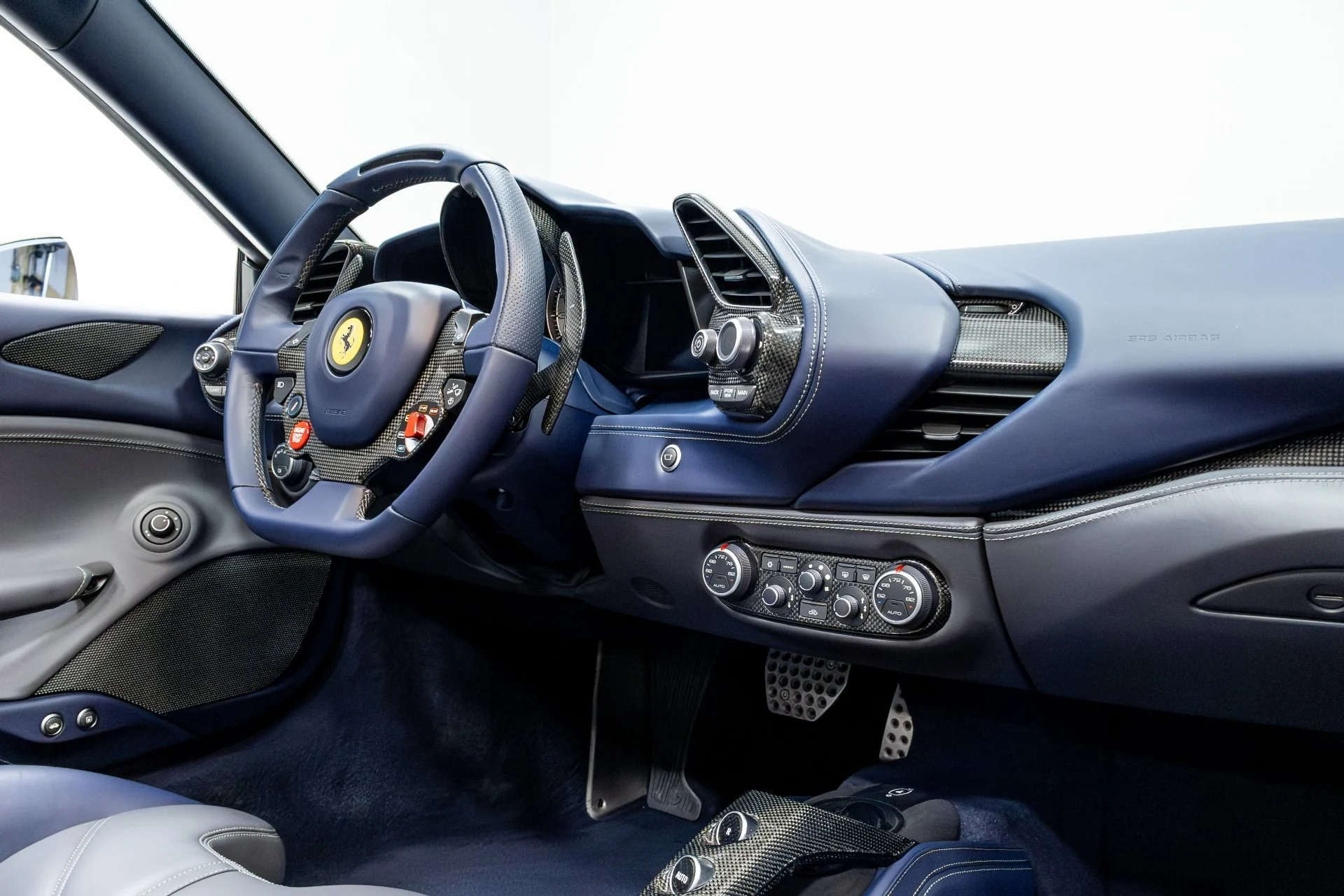 mph030_3258991171_Used_2018_Ferrari_488_Spider_1774434782_4e0cbd99af