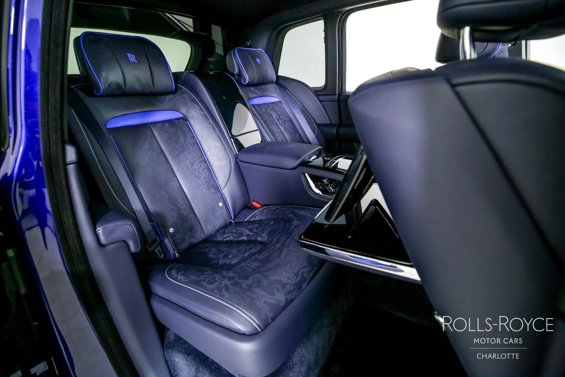 mph030_3259159637_Used_2024_Rolls_Royce_Black_Badge_Cullinan_BLUE_SHADOW_1726069494_38bce4583c