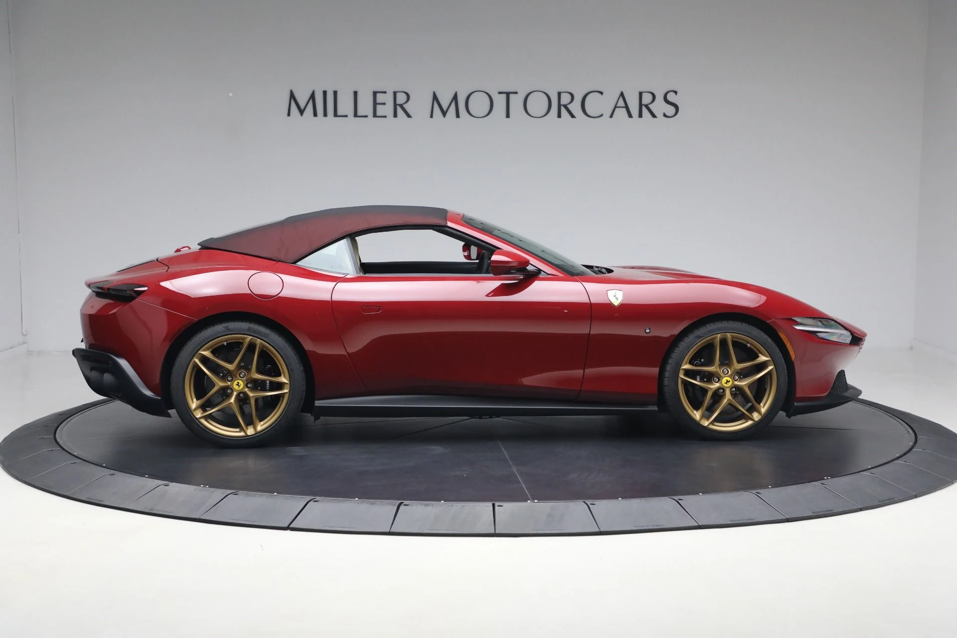mph030_3263035407_Used_2025_Ferrari_Roma_Spider_1777992623_2e3517f090
