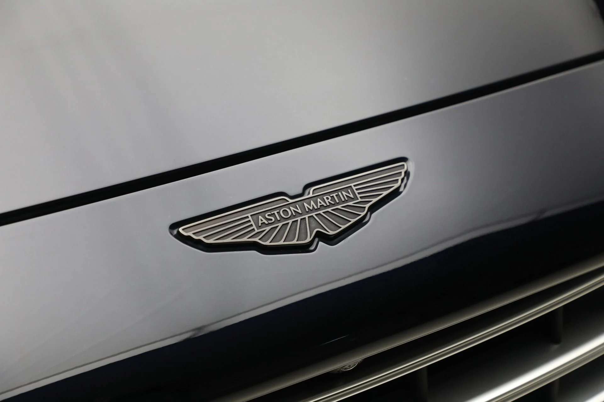 mph030_3265395900_New_2025_Aston_Martin_DBX_707_13c73dcc71