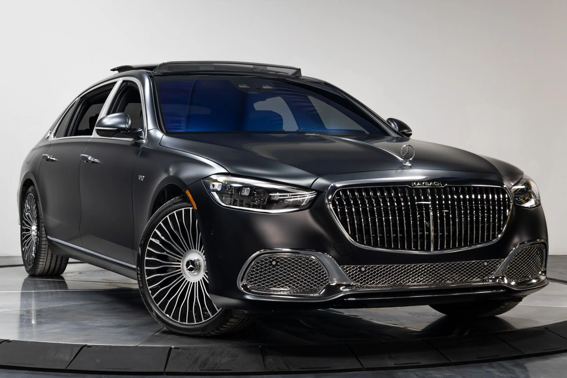 mph030_3266137723_Used_2024_Mercedes_Benz_S_Class_Maybach_S_680_4_MATIC_1764625509_2da2e3b324