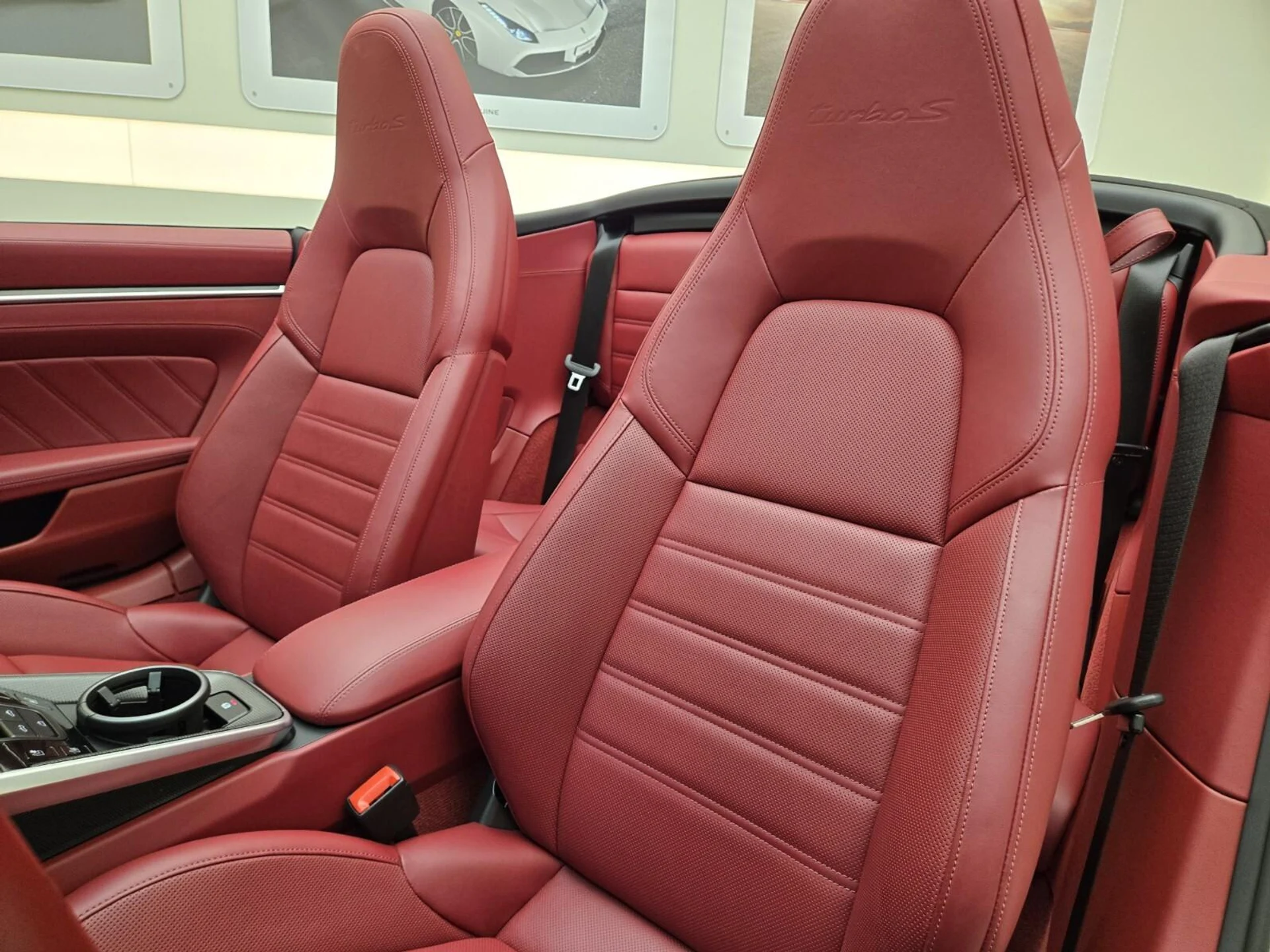 mph030_3266452955_Used_2023_Porsche_911_Turbo_1768891613_4caa9ac45e