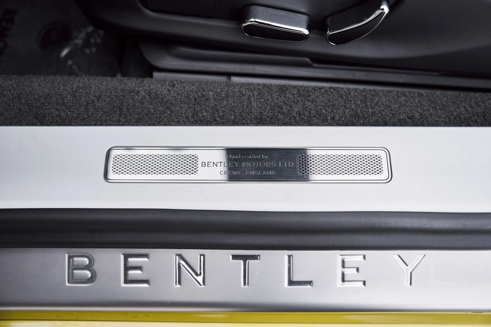 mph030_3267375513_Used_2022_Bentley_Continental_GT_V8_1766800373_5f8fa5b439