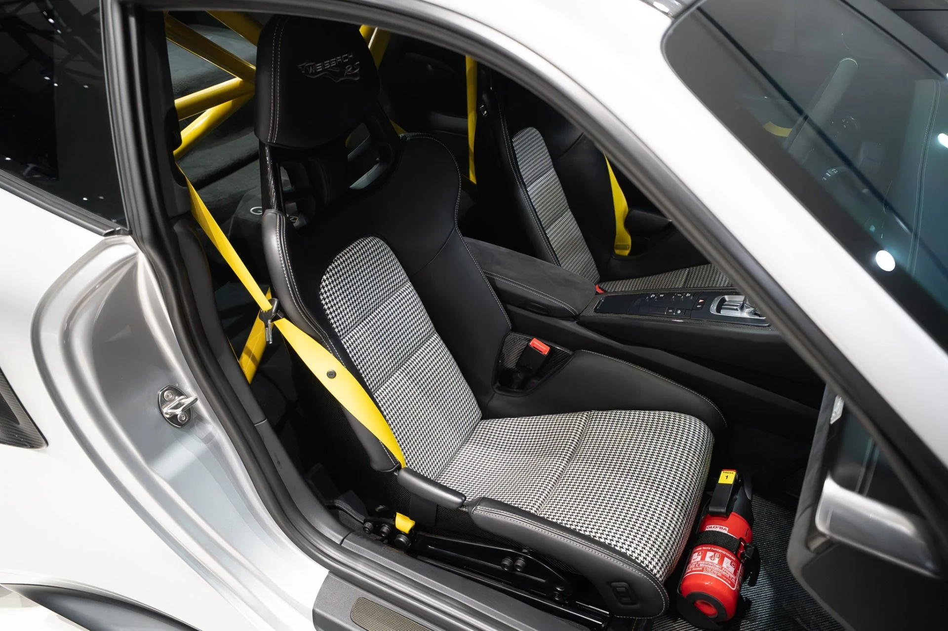 mph030_3282803258_11863_p31_l_19587748b6