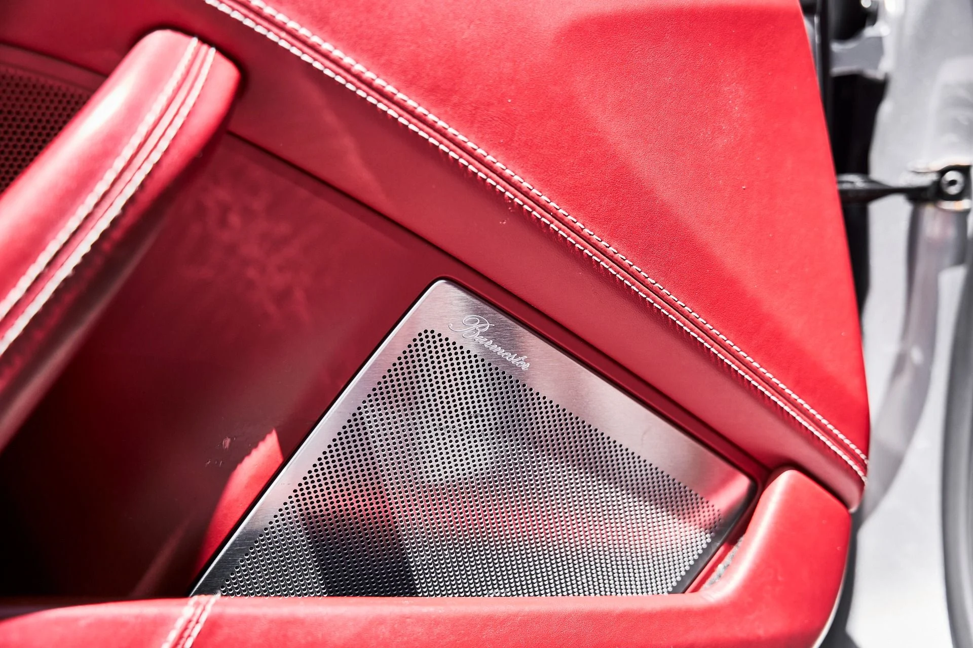 mph030_3286523320_Used_2021_Porsche_911_Turbo_S_1780968338_e1fbbedf43