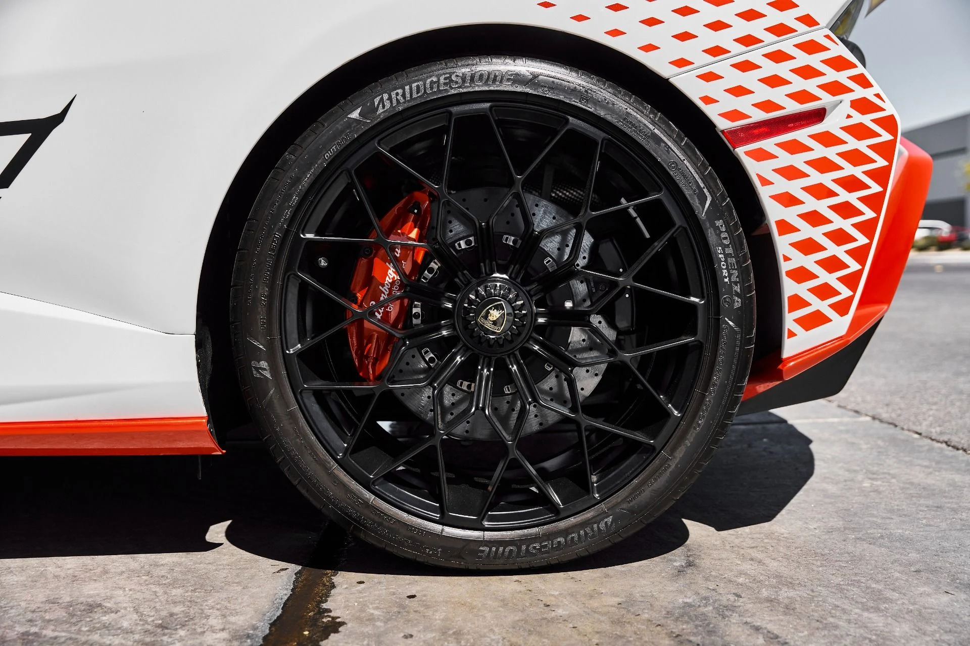 mph030_3291792567_Used_2024_Lamborghini_Huracan_STO_Base_1775782807_25a119a766