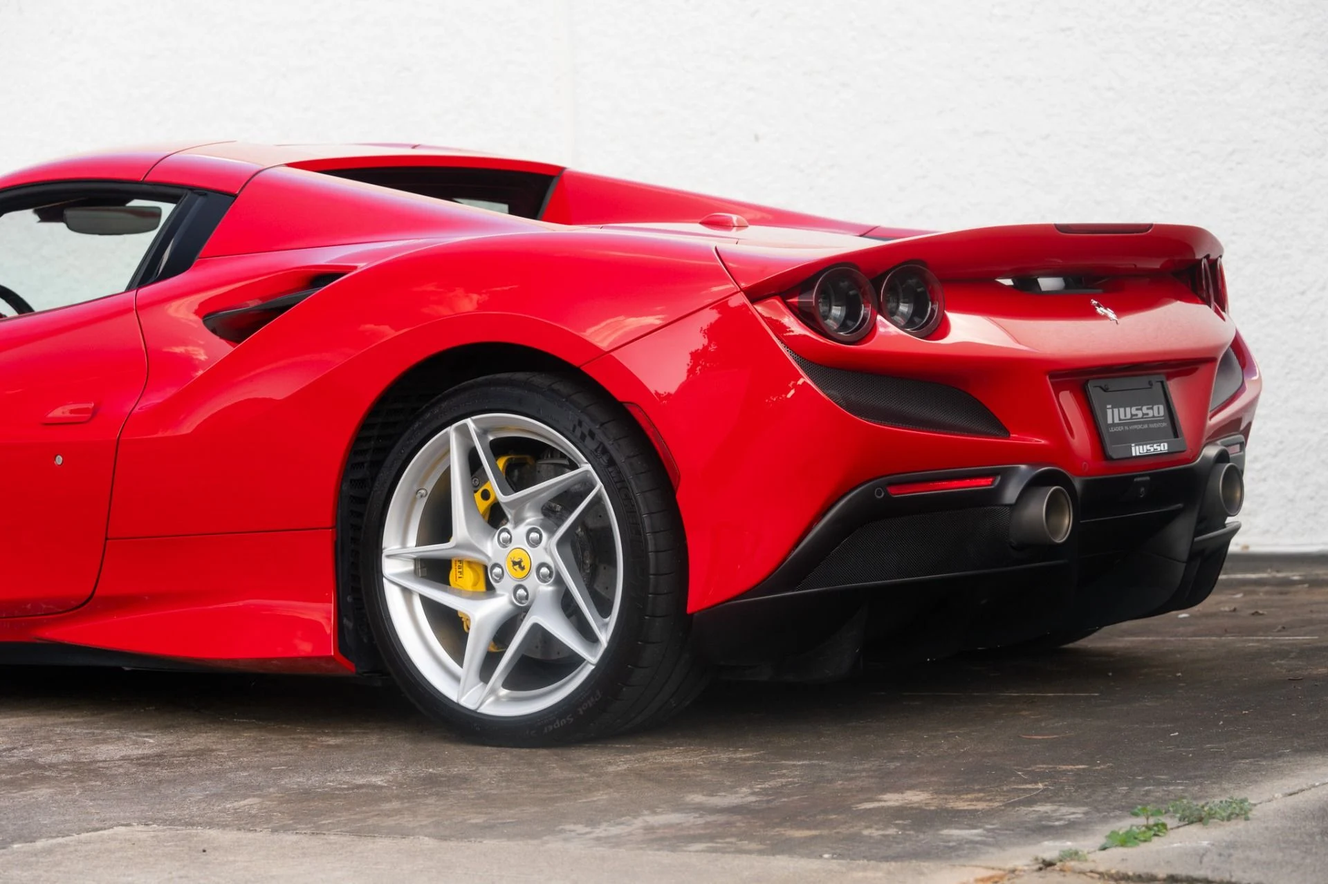 mph030_3309500723_Used_2023_Ferrari_F8_Spider_1759528459_773e1d7038