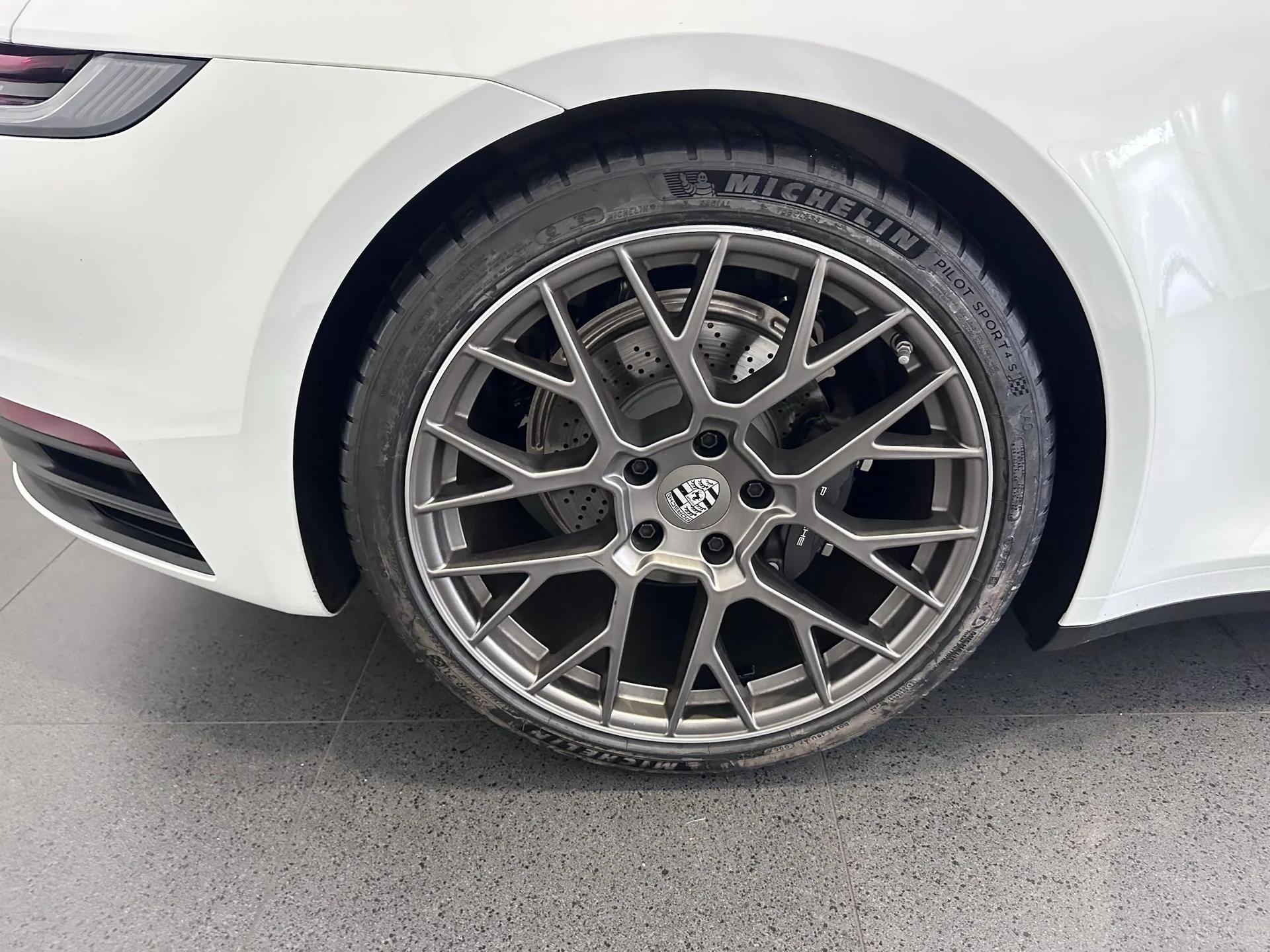 mph030_3317116164_57006da820f6896e851cbc8447cb68e1x_5a5fc2830e