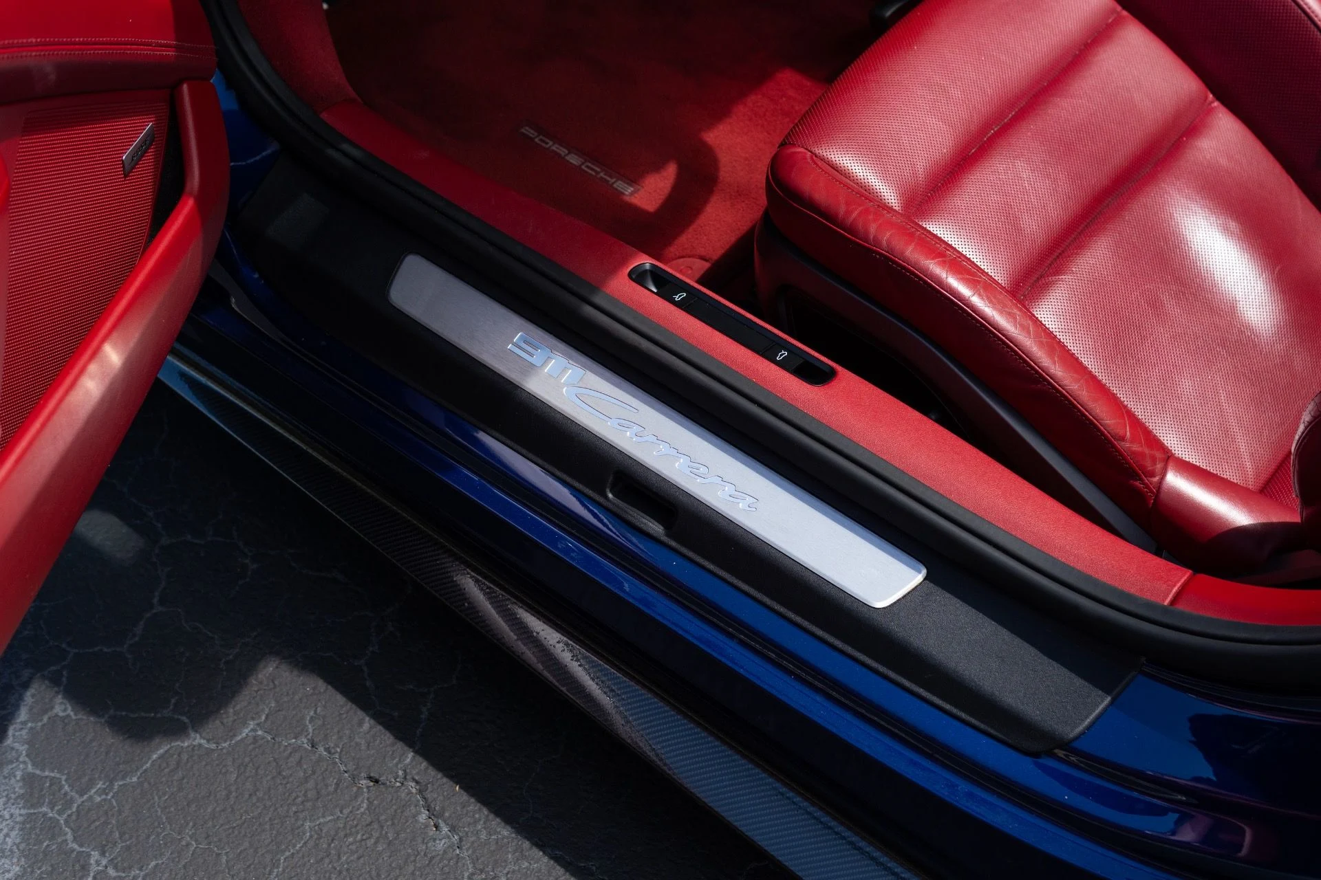 mph030_3317529201_Used_2021_Porsche_911_Carrera_1775497213_1ac76837de