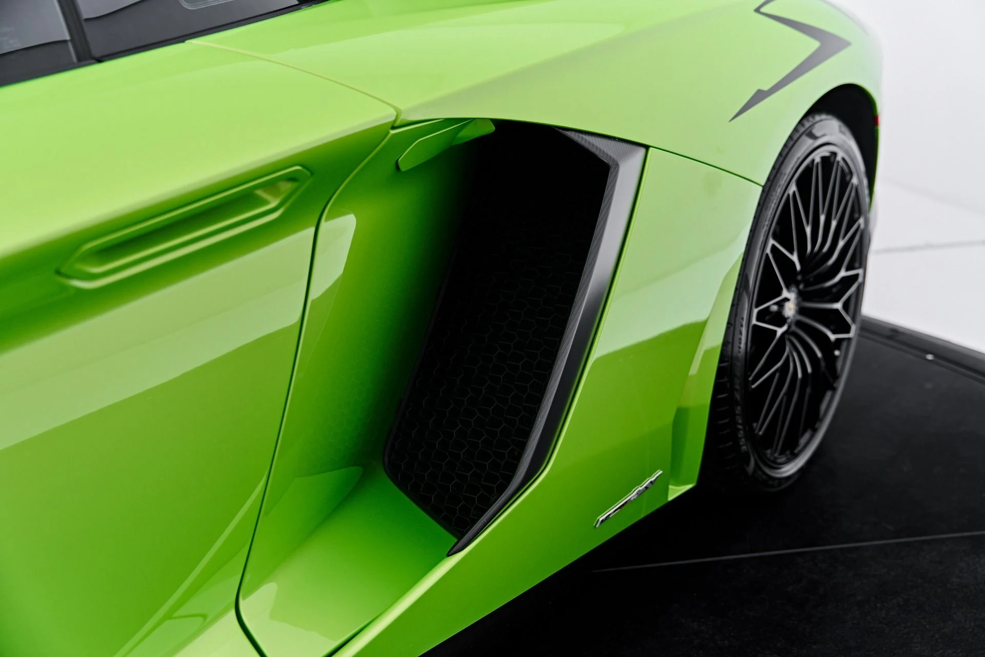 mph030_3325275391_Used_2016_Lamborghini_Aventador_LP_750_4_Super_Veloce_1791227481_f8c1653300