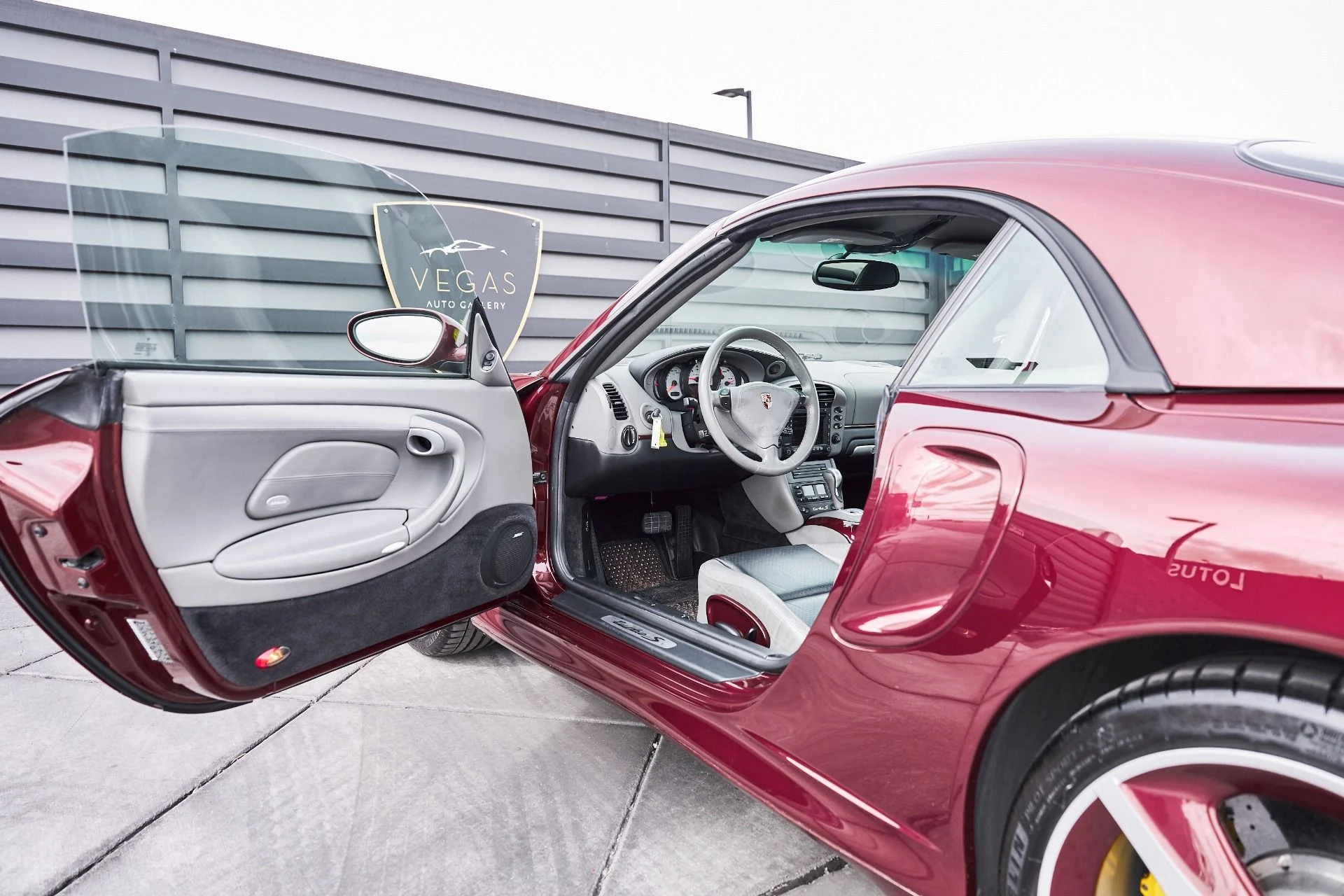 mph030_3328593446_Used_2005_Porsche_911_Turbo_S_1770864428_ae8c246616