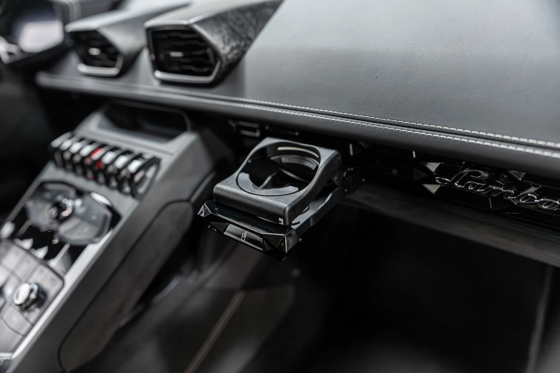 mph030_3334456734_Used_2017_Lamborghini_Huracan_1765410503_1929decffc