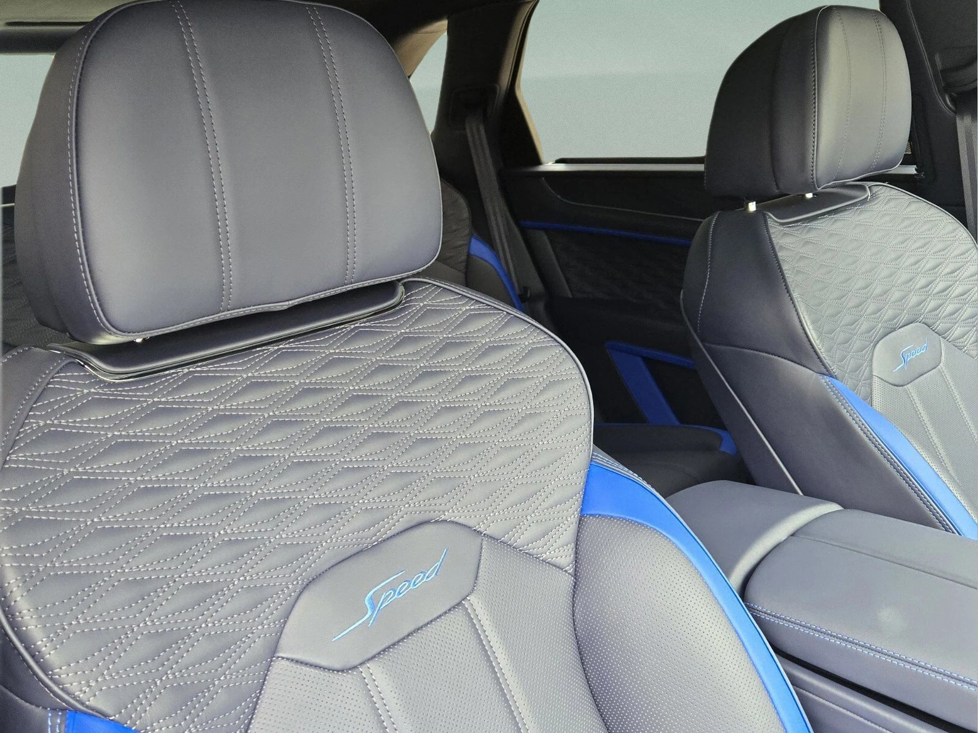 mph030_3339896549_5bcc72b878fa3bed4aed617170e94ea1x_a7b3e46803