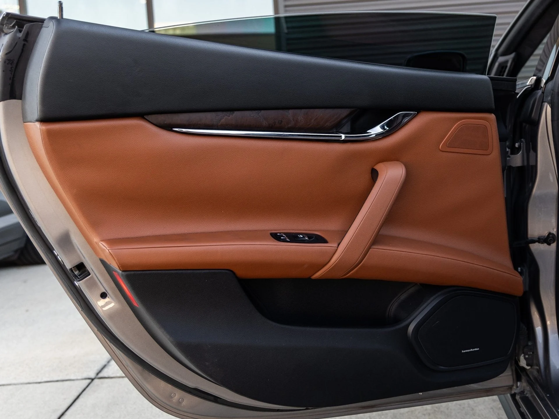 mph030_3344067267_31_19881a6f01