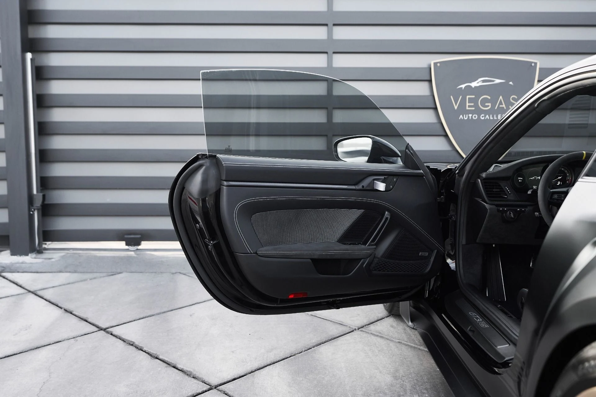 mph030_3344323666_Used_2025_Porsche_911_GT_3_RS_1762914463_f6485cb0a0