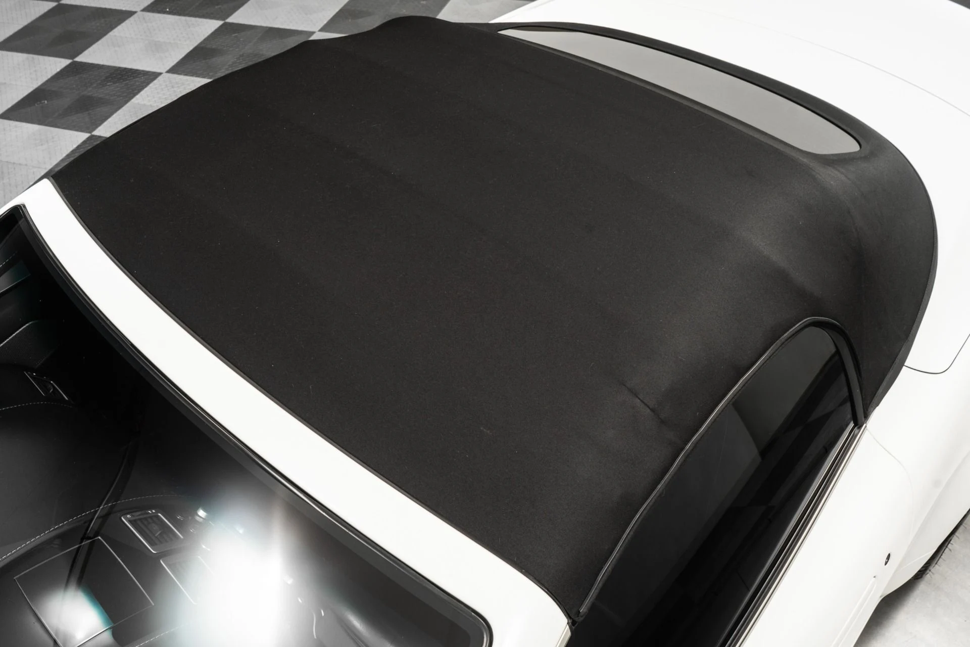 mph030_3351909078_Used_2011_Aston_Martin_V8_Vantage_S_Roadster_1727979587_fb59c188d4