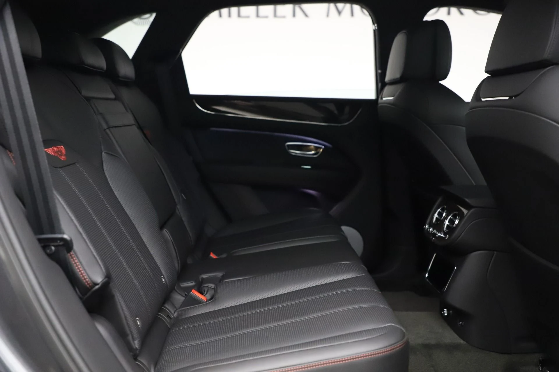 mph030_3359857423_Used_2021_Bentley_Bentayga_V8_1610148203_929ec28ce8