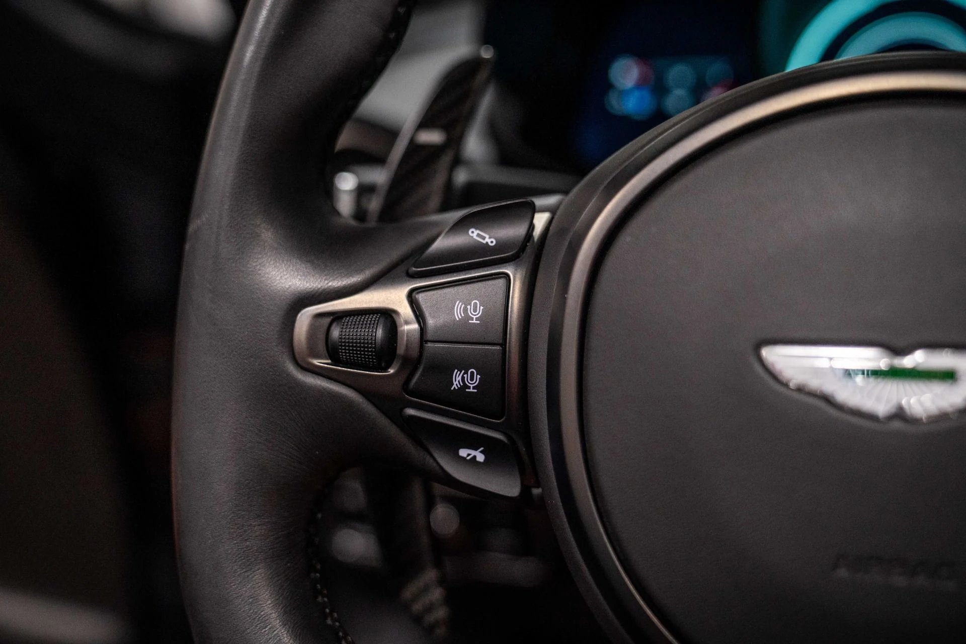 mph030_3364509097_Used_2020_Aston_Martin_DBS_Superleggera_1767994739_aae102a6fc