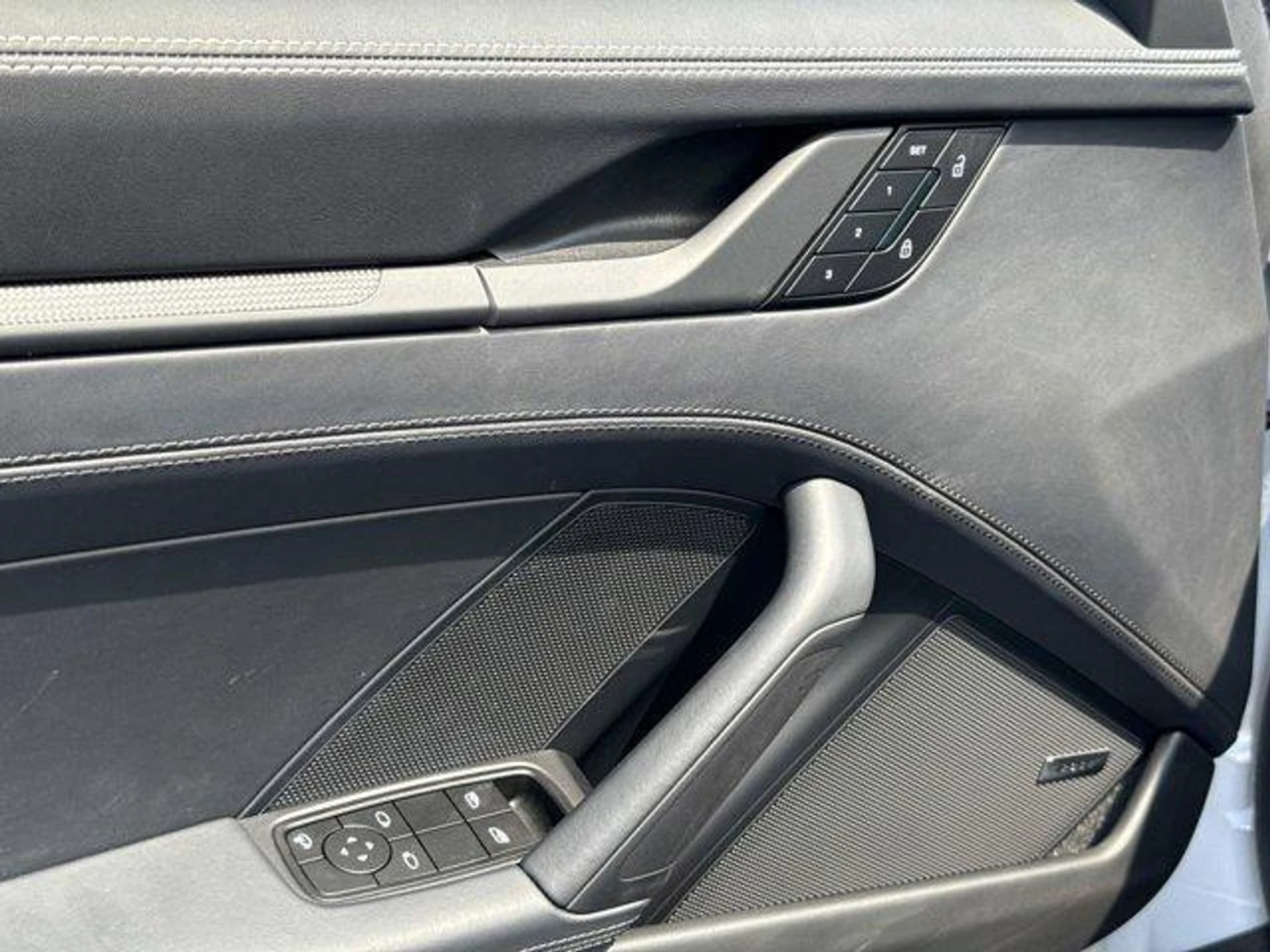 mph030_3369247722_h4_R7_Wq6x_Bwu_D0d_I4_Wm_Rr_D_j_Gyxo_51c2036af7