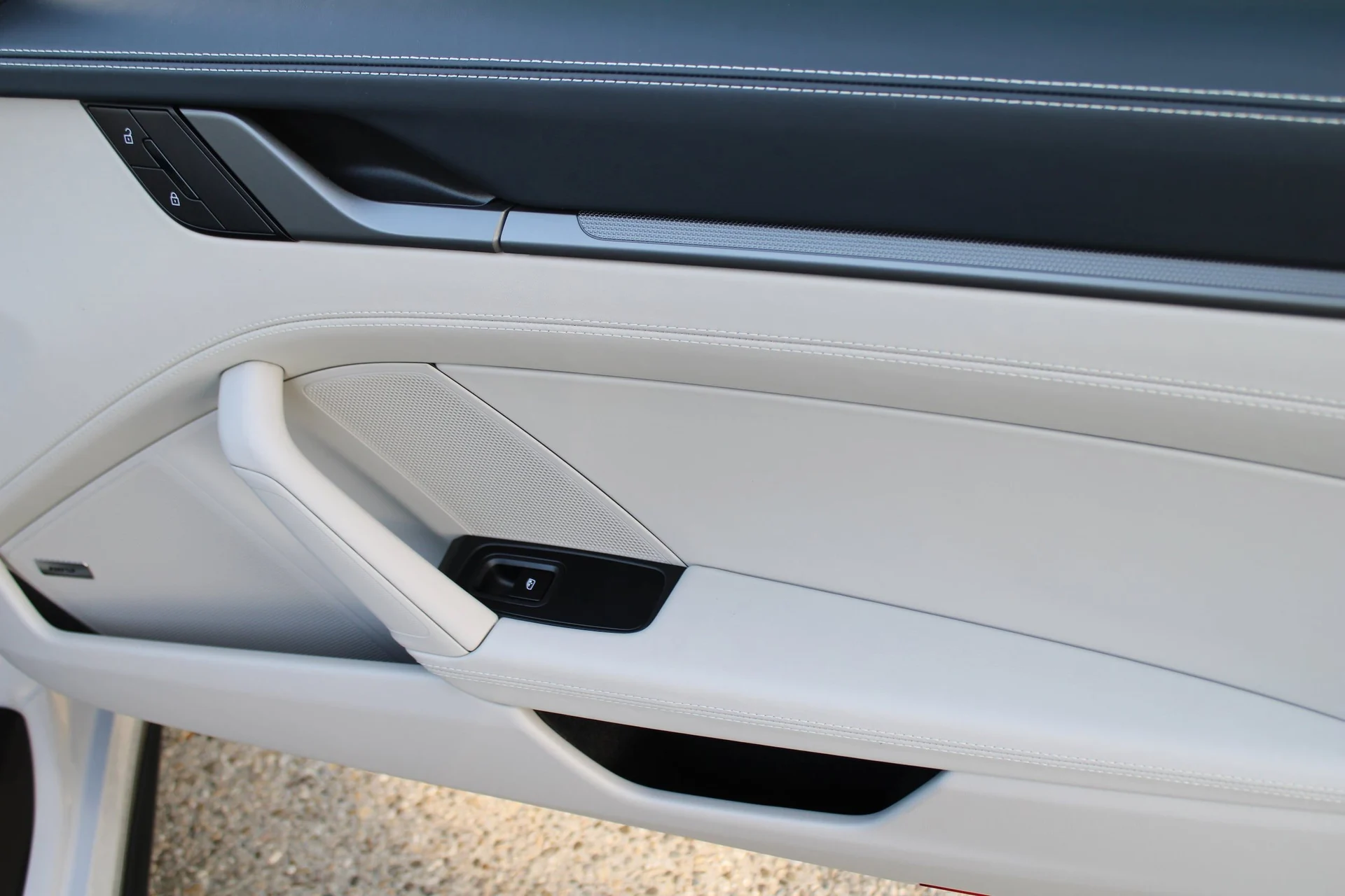 mph030_3375306086_e8c7b1d13f07b970b4464d124058123cx_71aa0e2367