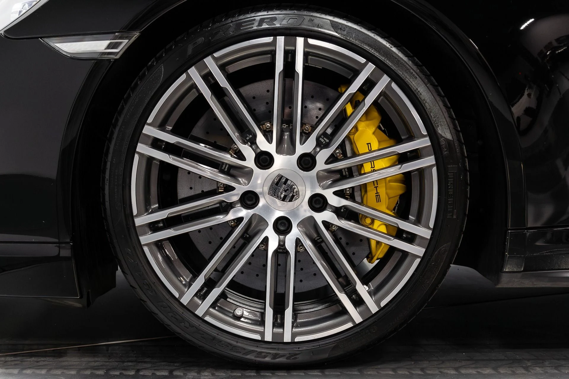 mph030_3377976779_Used_2015_Porsche_911_Turbo_S_1761834686_2018e6f46a