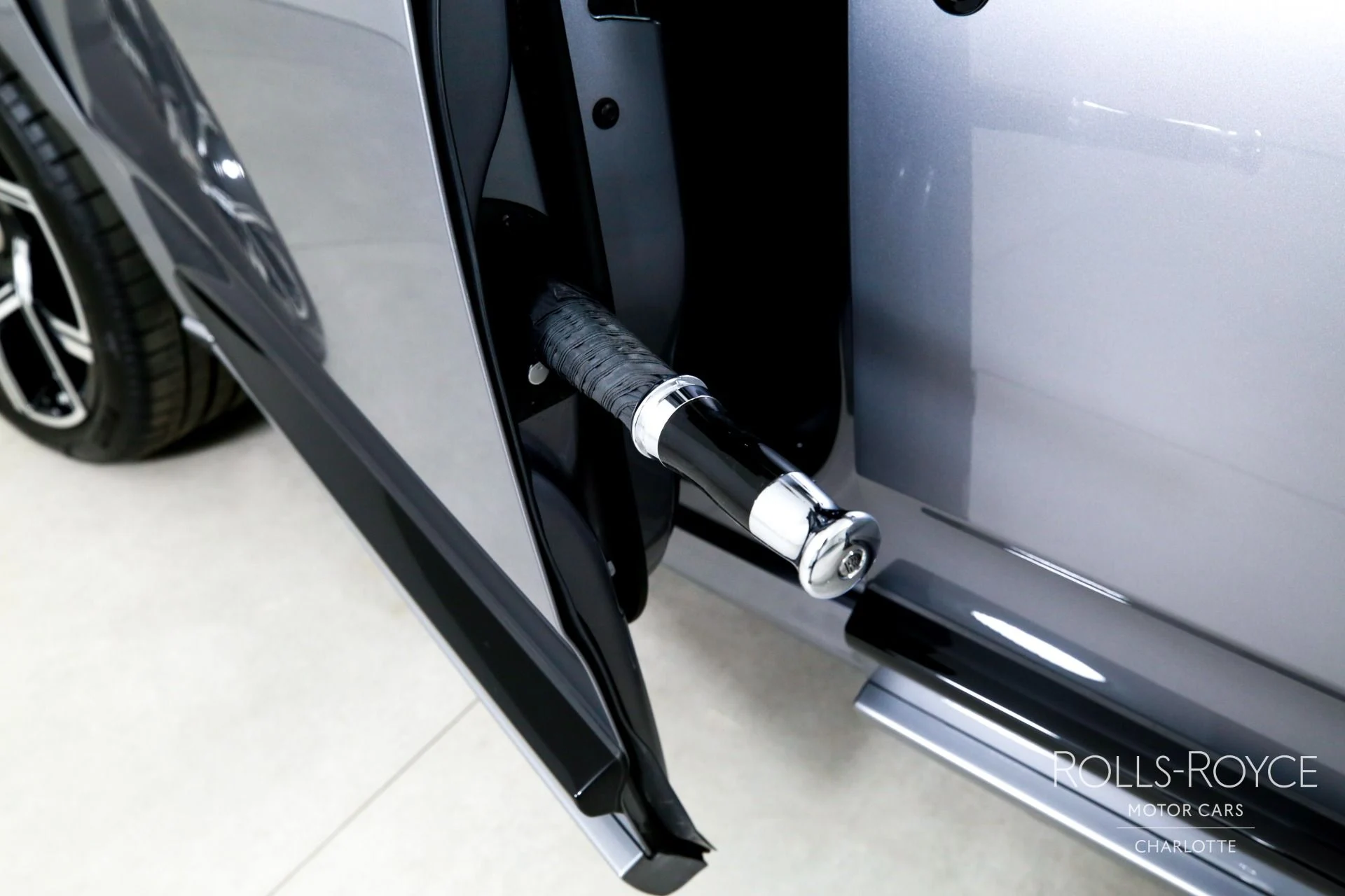 mph030_3379405715_Used_2026_Rolls_Royce_Black_Badge_Cullinan_1771362951_5aeaab6ac9