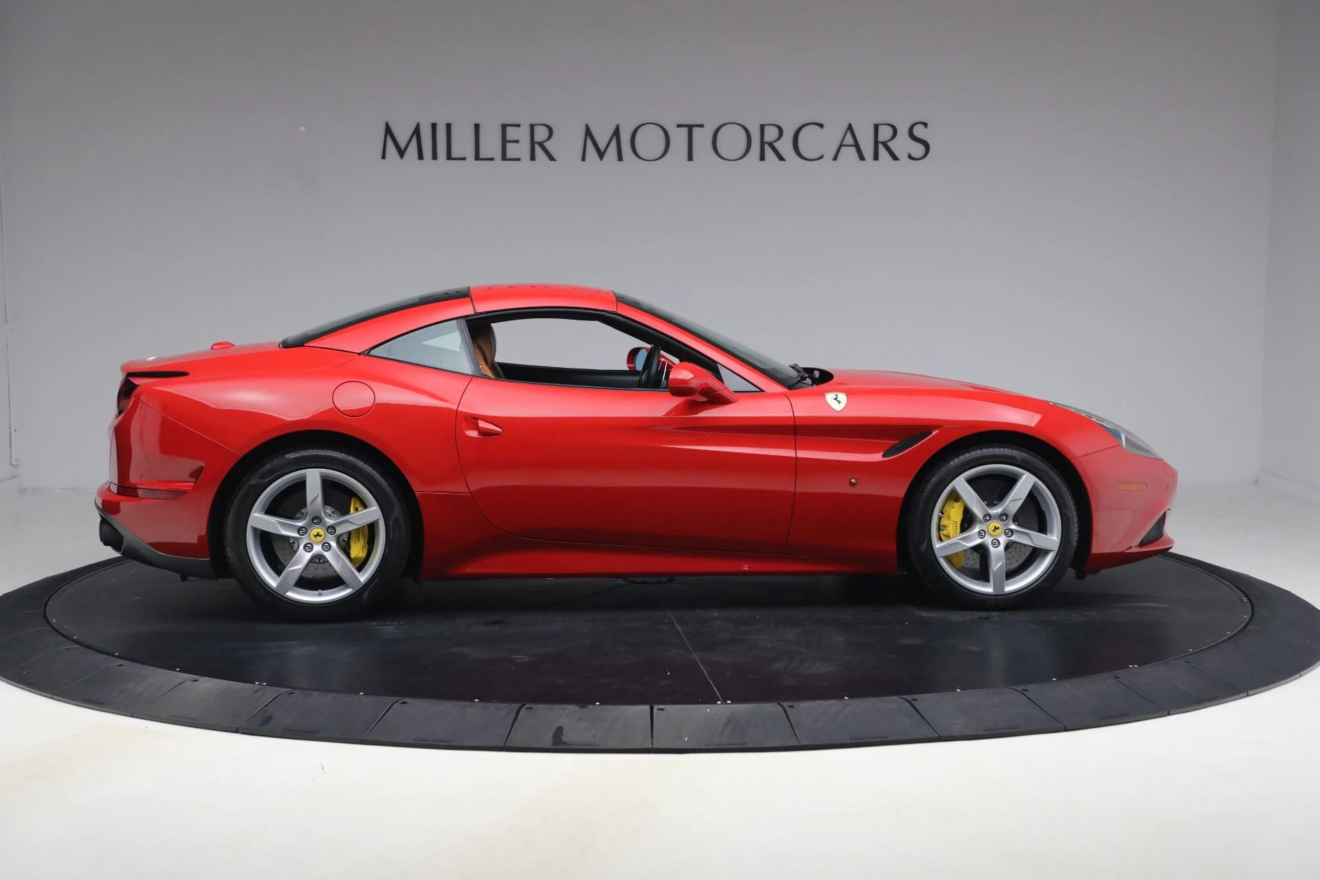 mph030_3383970688_Used_2016_Ferrari_California_T_Handling_Speciale_1775663839_914eb45124