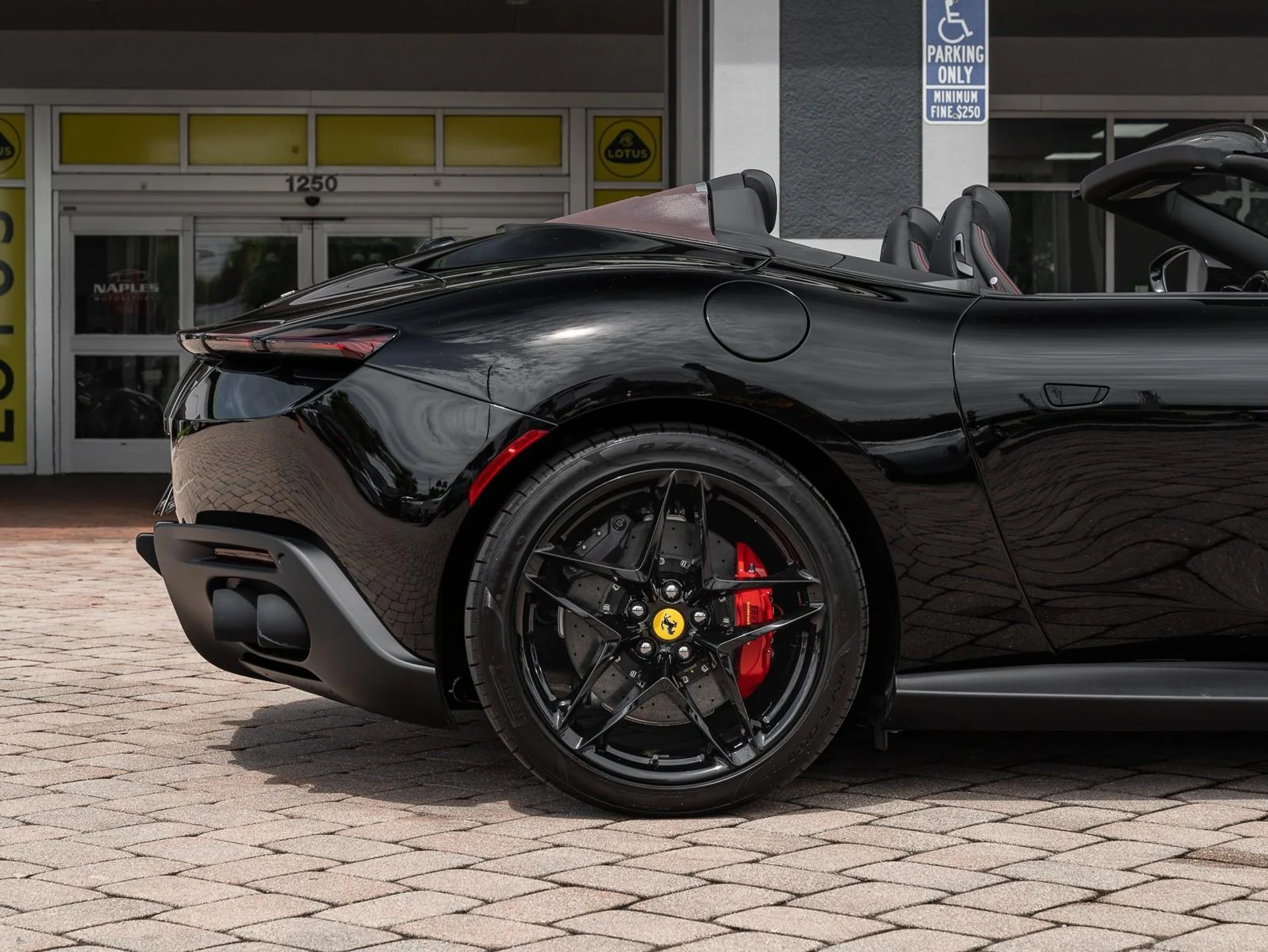 mph030_3387412324_Used_2025_Ferrari_Roma_Spider_1757020218_869de4dcd5