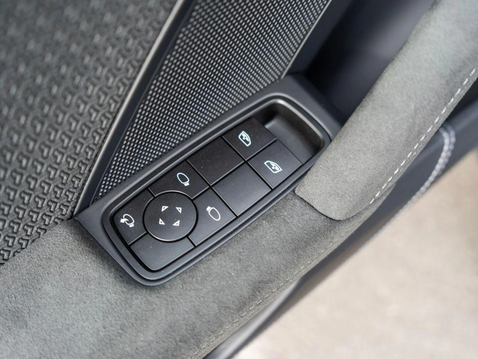 mph030_3390865445_CKK_Kp_Y_7_Ei_Yb_Guo_Vzy91vki_C7k_d6efd6c715