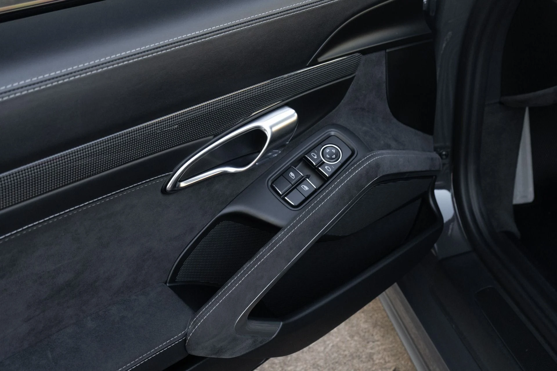 mph030_3407547104_Used_2018_Porsche_911_GT_3_1755272632_4048b251f0