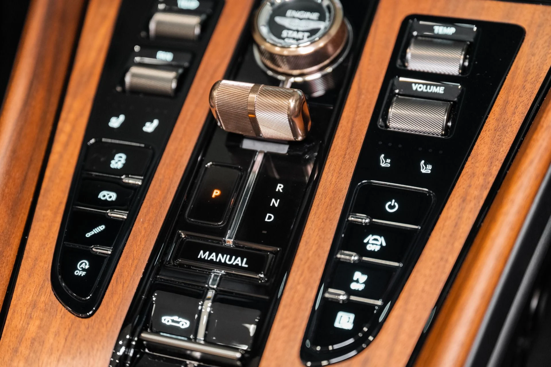 mph030_3409069971_New_2026_Aston_Martin_DB_12_Volante_1772211091_ffd03444fc