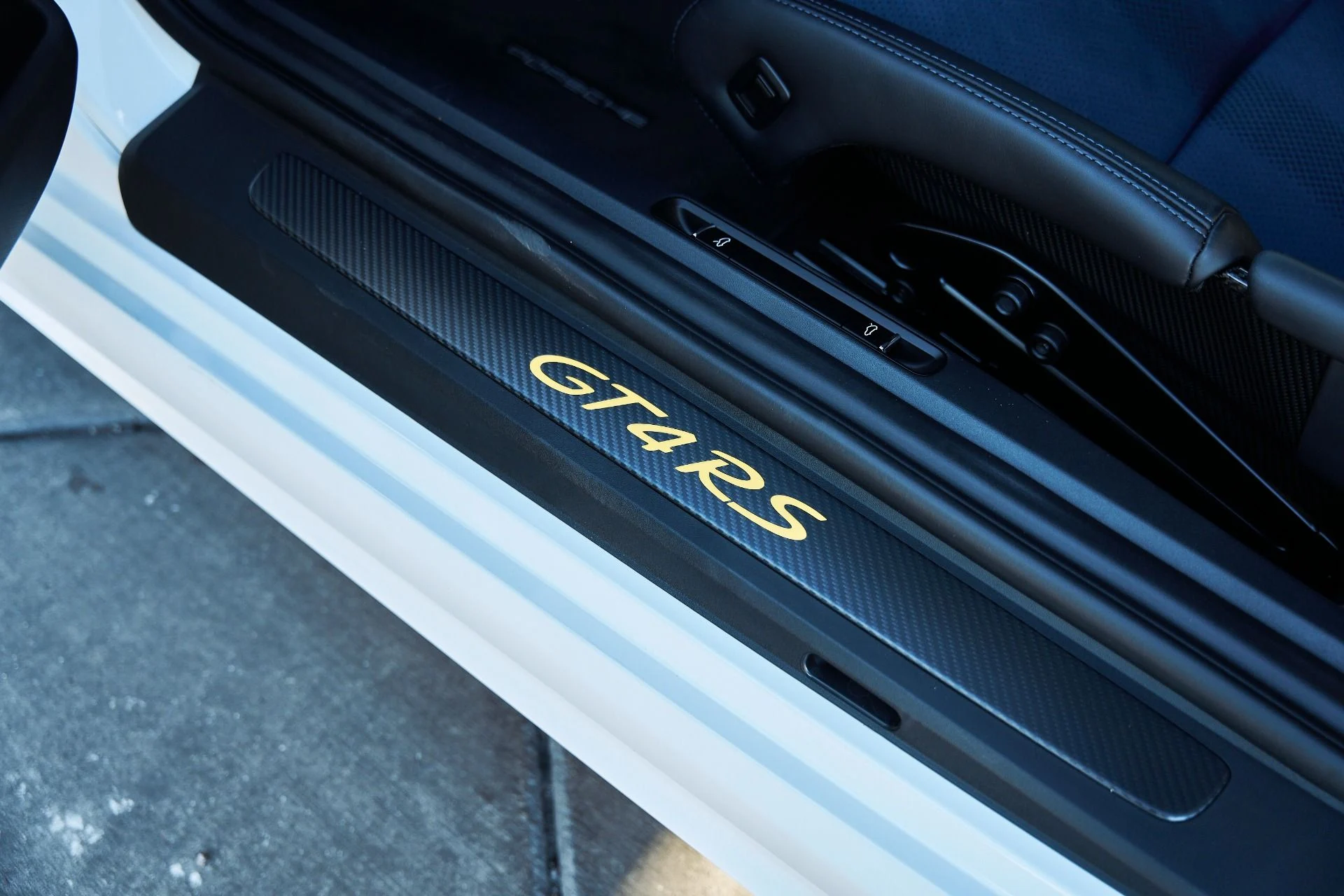 mph030_3412267207_Used_2025_Porsche_718_Cayman_GT_4_RS_1766025507_515cc87d20