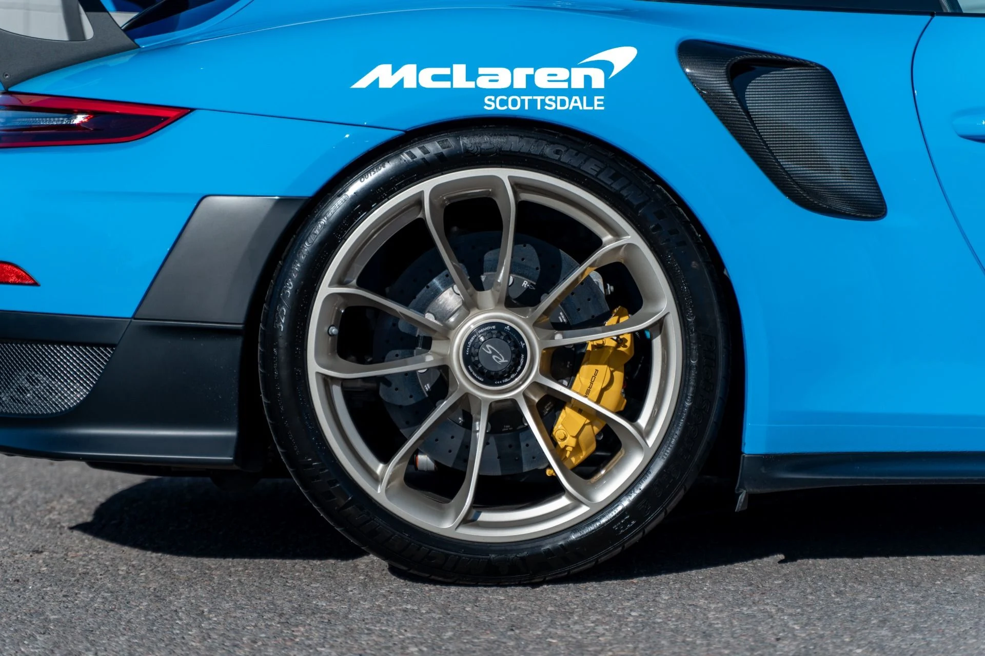 mph030_3415149945_Used_2018_PORSCHE_911_GT_2_RS_1765679543_592c307c3b