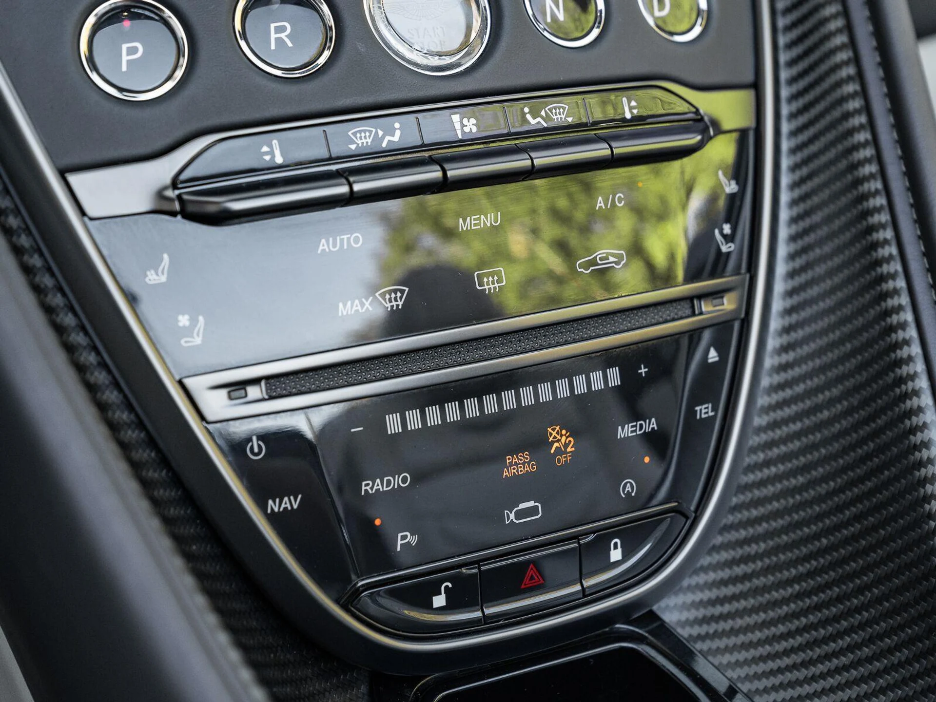 mph030_3423034882_Used_2023_Aston_Martin_DBS_770_Ultimate_1792181003_5bc5d77925