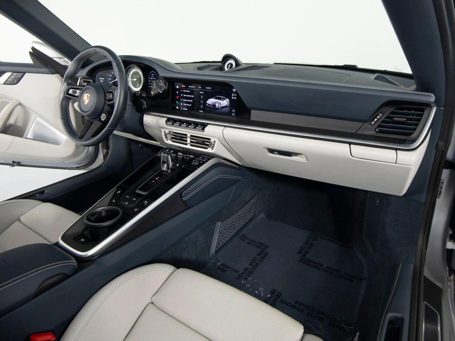 mph030_3428574177_jvi_L_Rlc03r_HK_Ax_Ym1w_vt_A0gk0o_6531314cb8