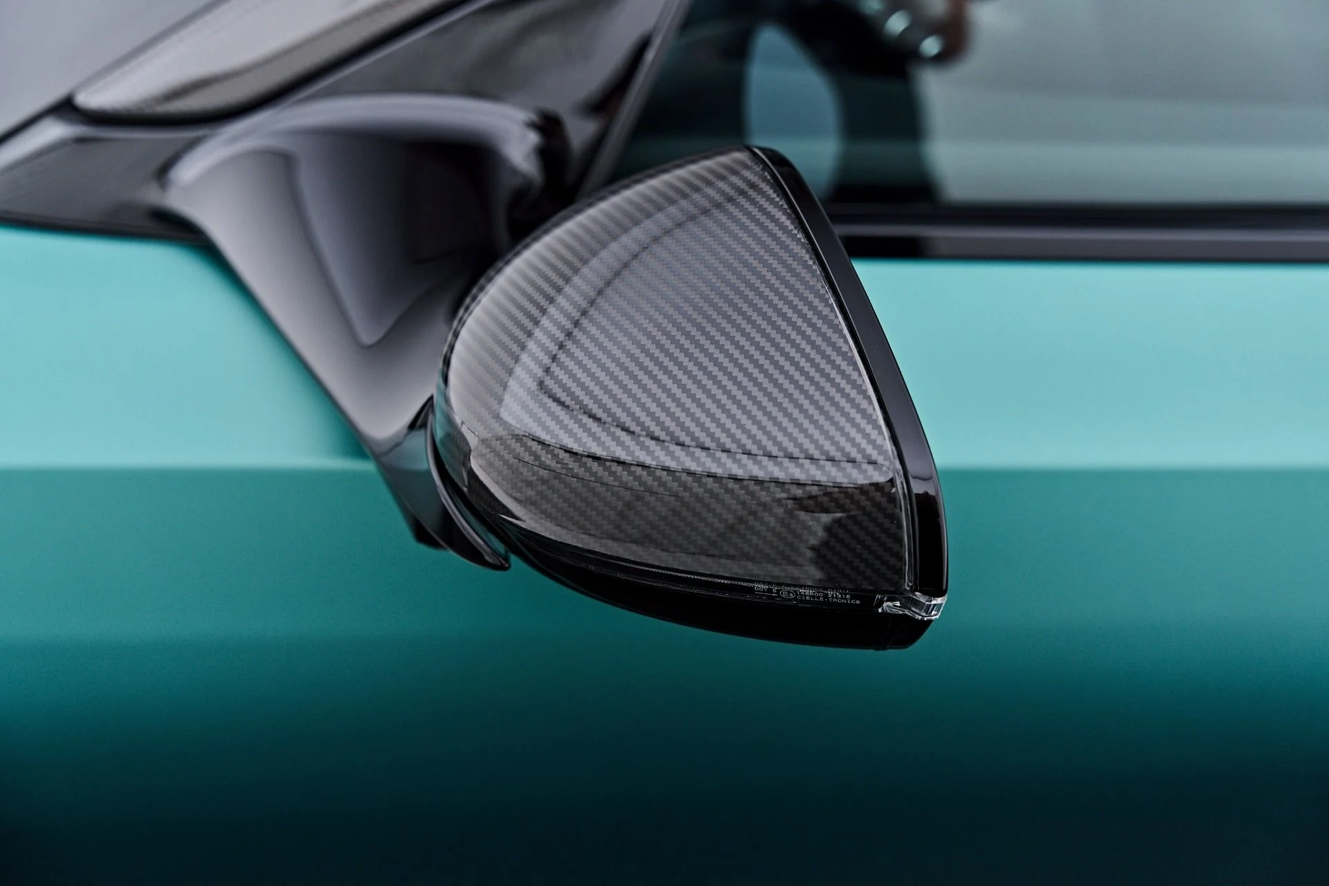 mph030_3435369811_Used_2024_Aston_Martin_DB_12_1784769379_3ec3719618