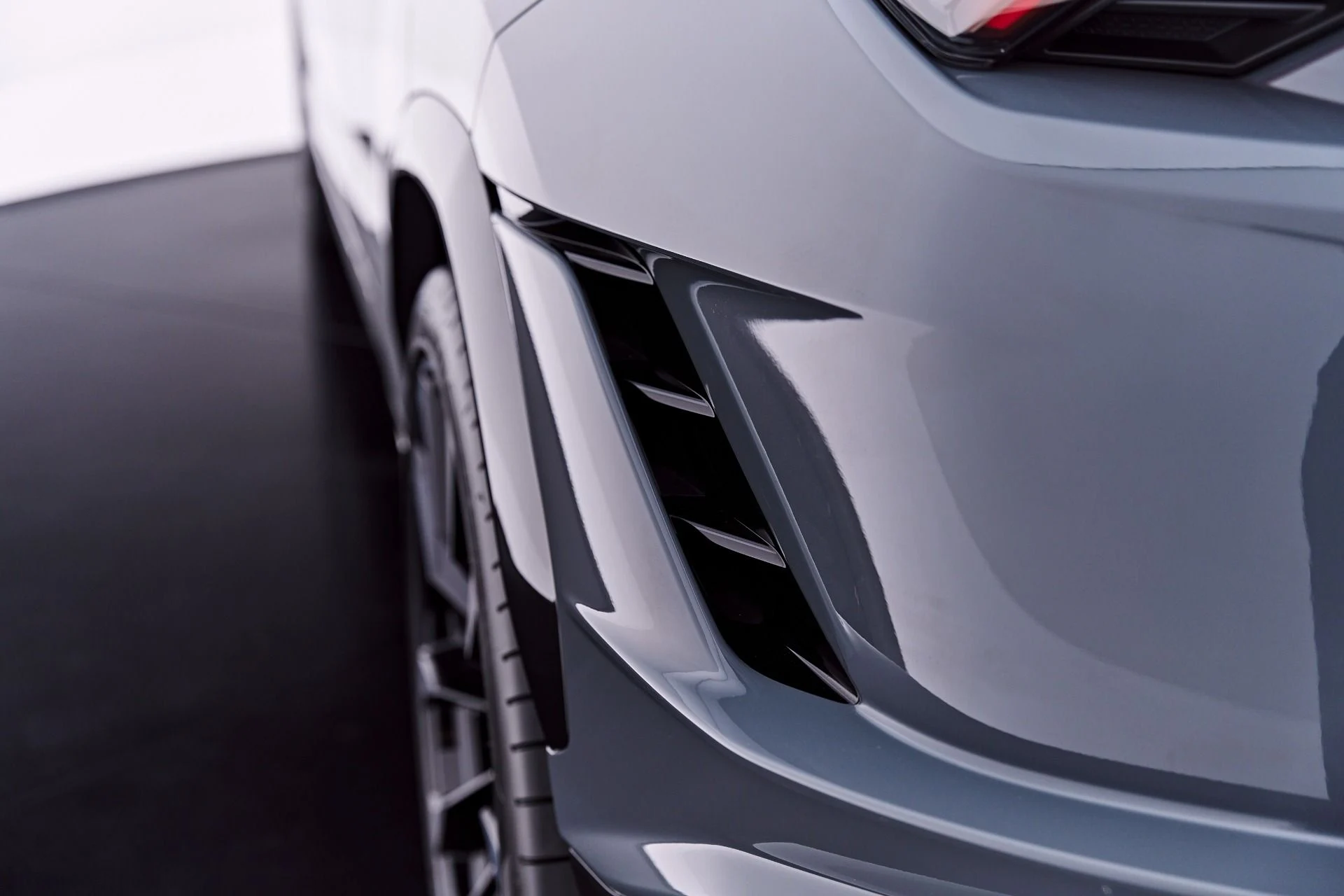 mph030_3439145551_Used_2023_Lamborghini_Urus_S_1783036932_1441aeba9d