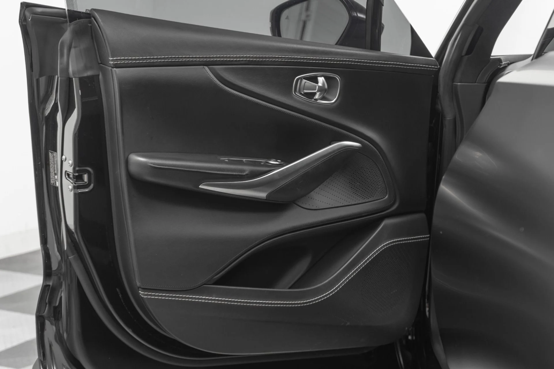 mph030_3439529720_Used_2021_Aston_Martin_DBX_Matte_Clear_PPF_Black_Packs_Heated_and_Ventilated_Seats_1765837893_01990f97fc