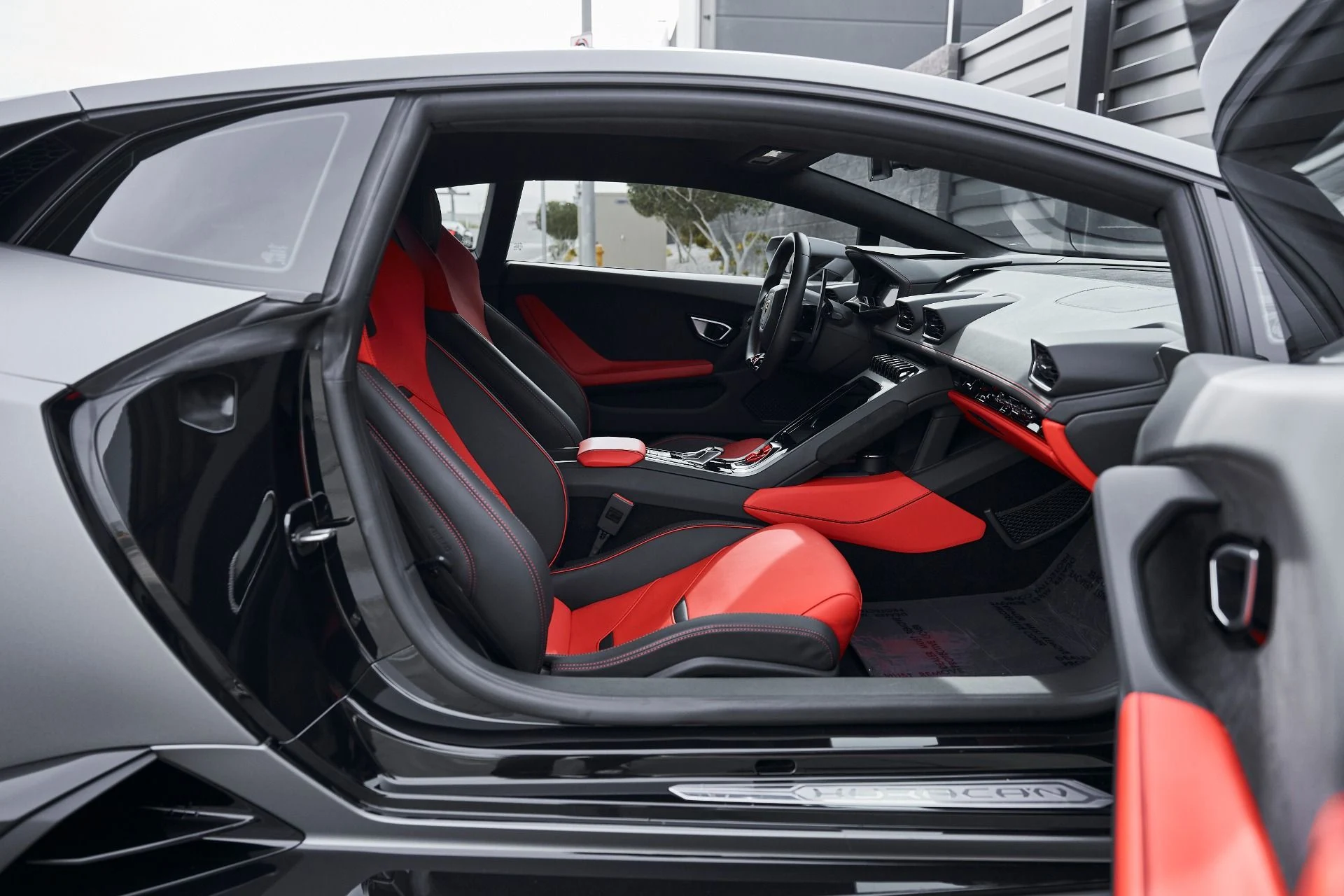 mph030_3444849895_Used_2023_Lamborghini_Huracan_EVO_Base_1769049038_c48bbb9309