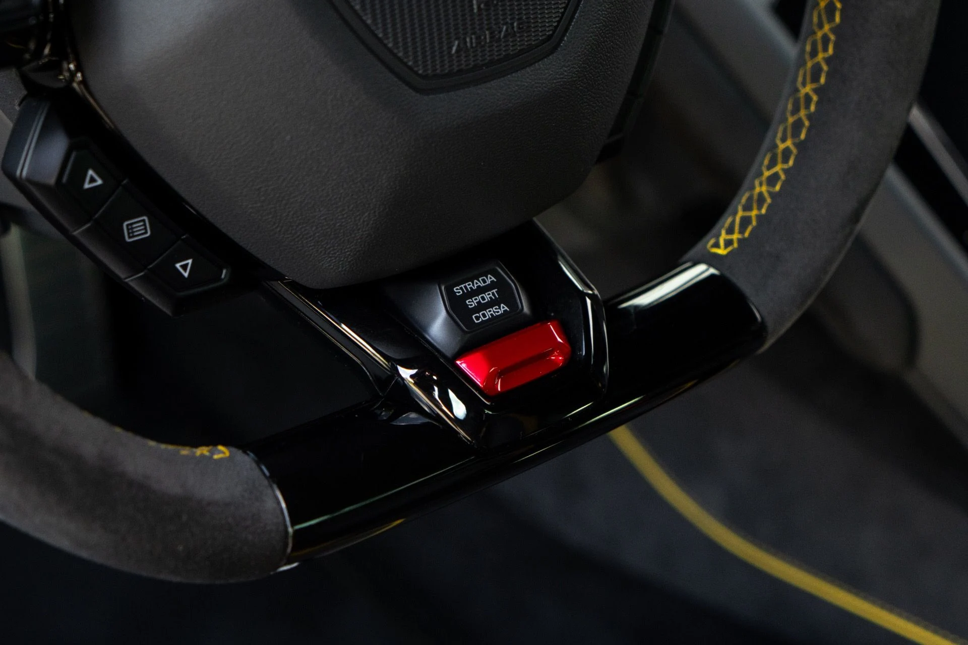 mph030_3446357966_Used_2022_Lamborghini_Huracan_EVO_1764129423_05ac493566