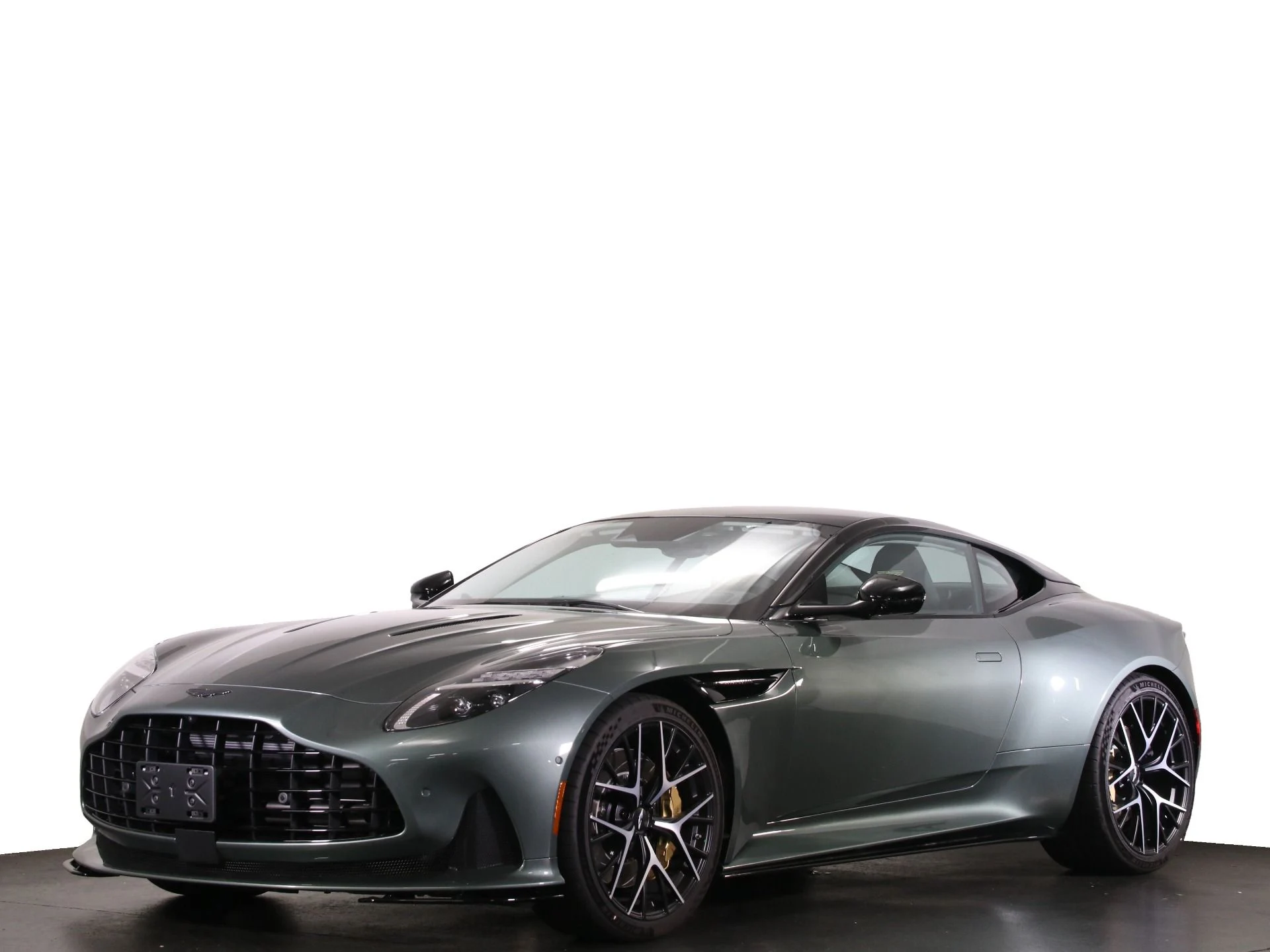 mph030_3448217697_New_2025_Aston_Martin_DB_12_1763585556_c77b0775ef
